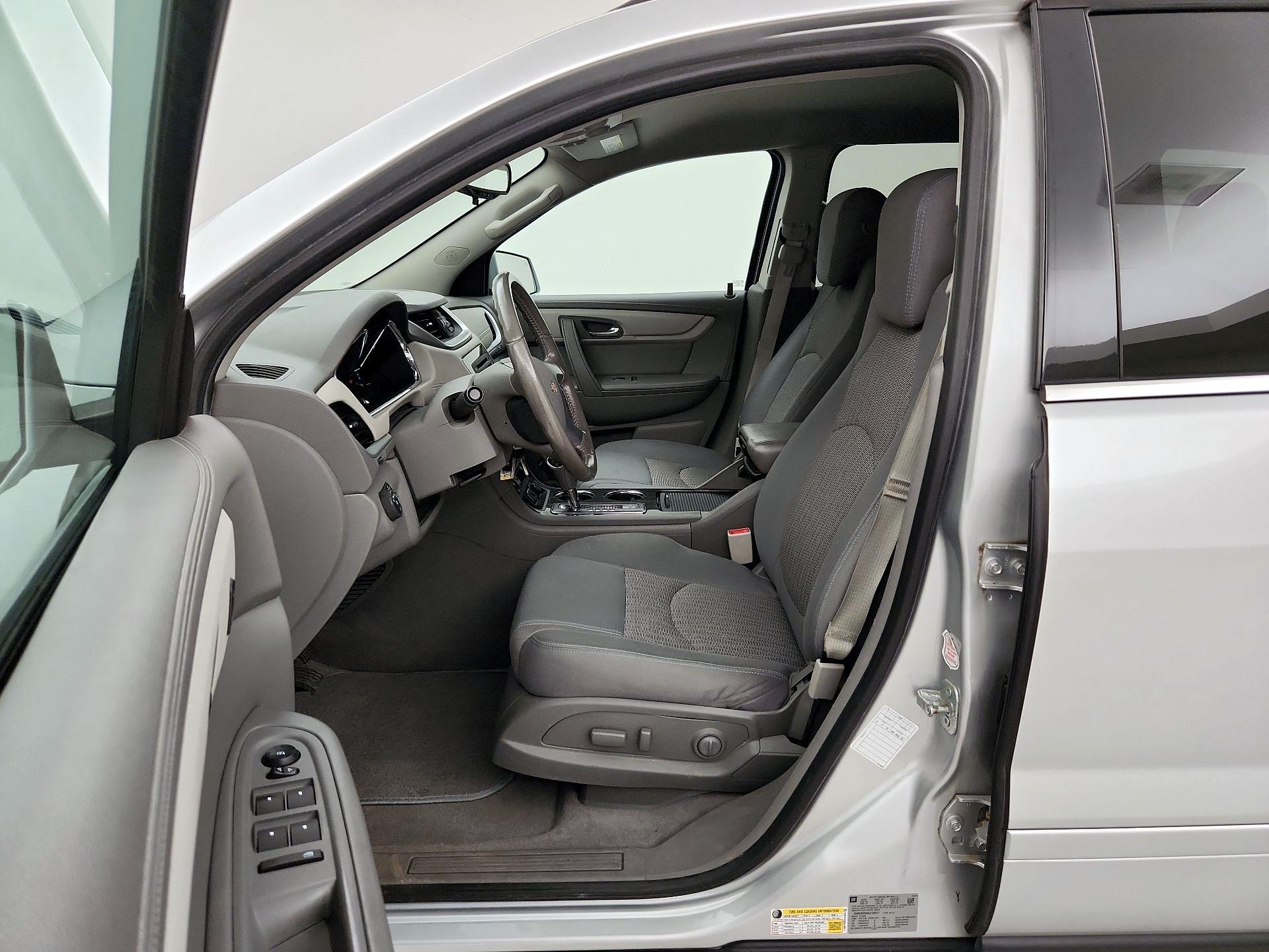 Thumbnail: 2016 Chevrolet Traverse - 11