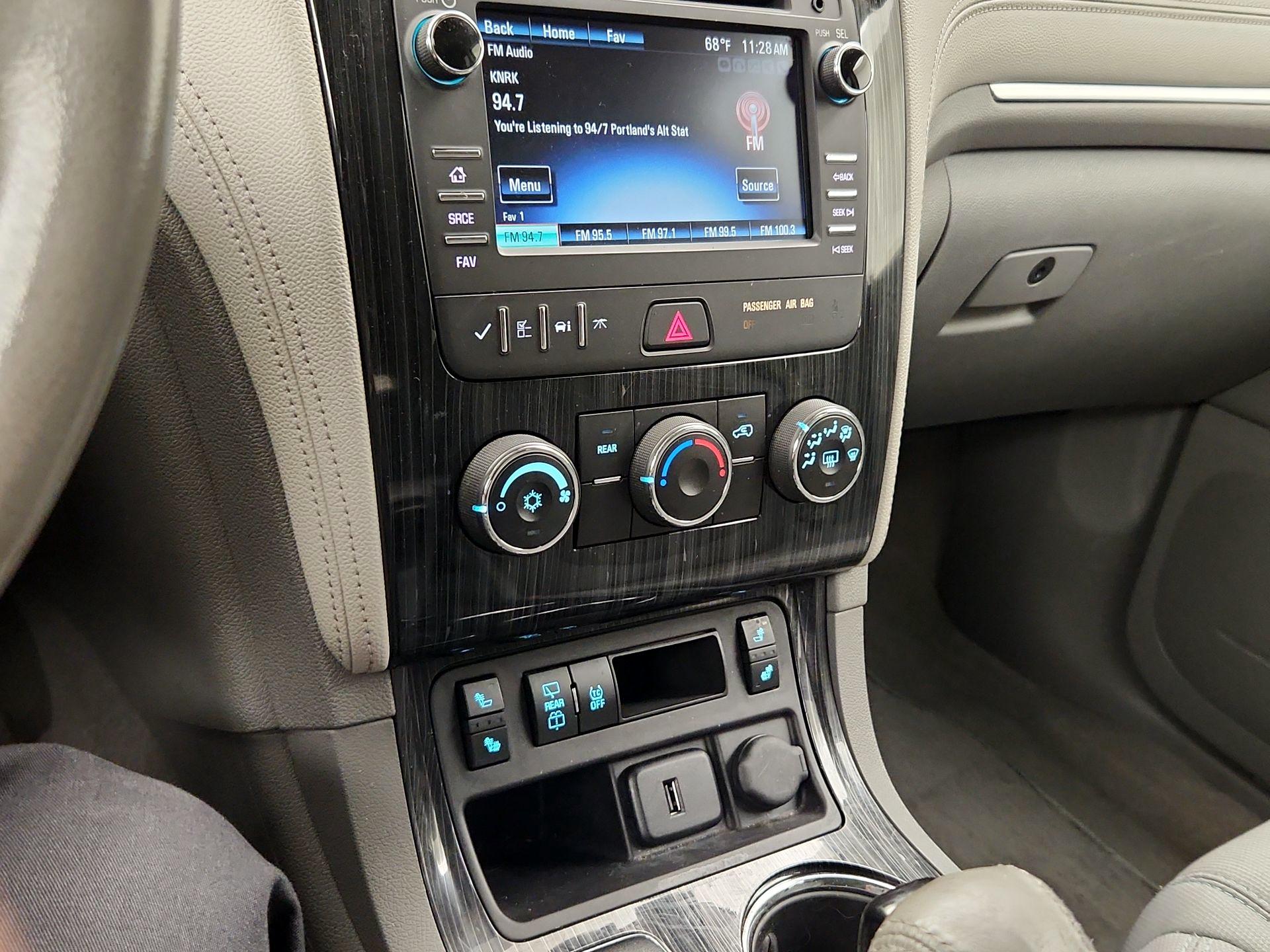 Thumbnail: 2016 Chevrolet Traverse - 16