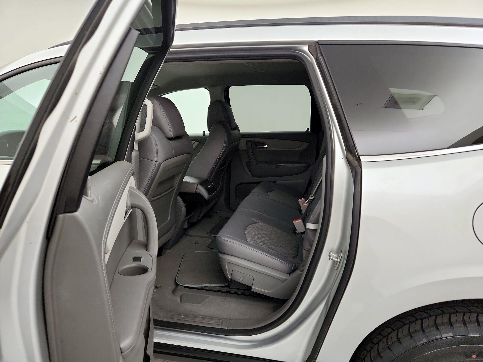 Thumbnail: 2016 Chevrolet Traverse - 19