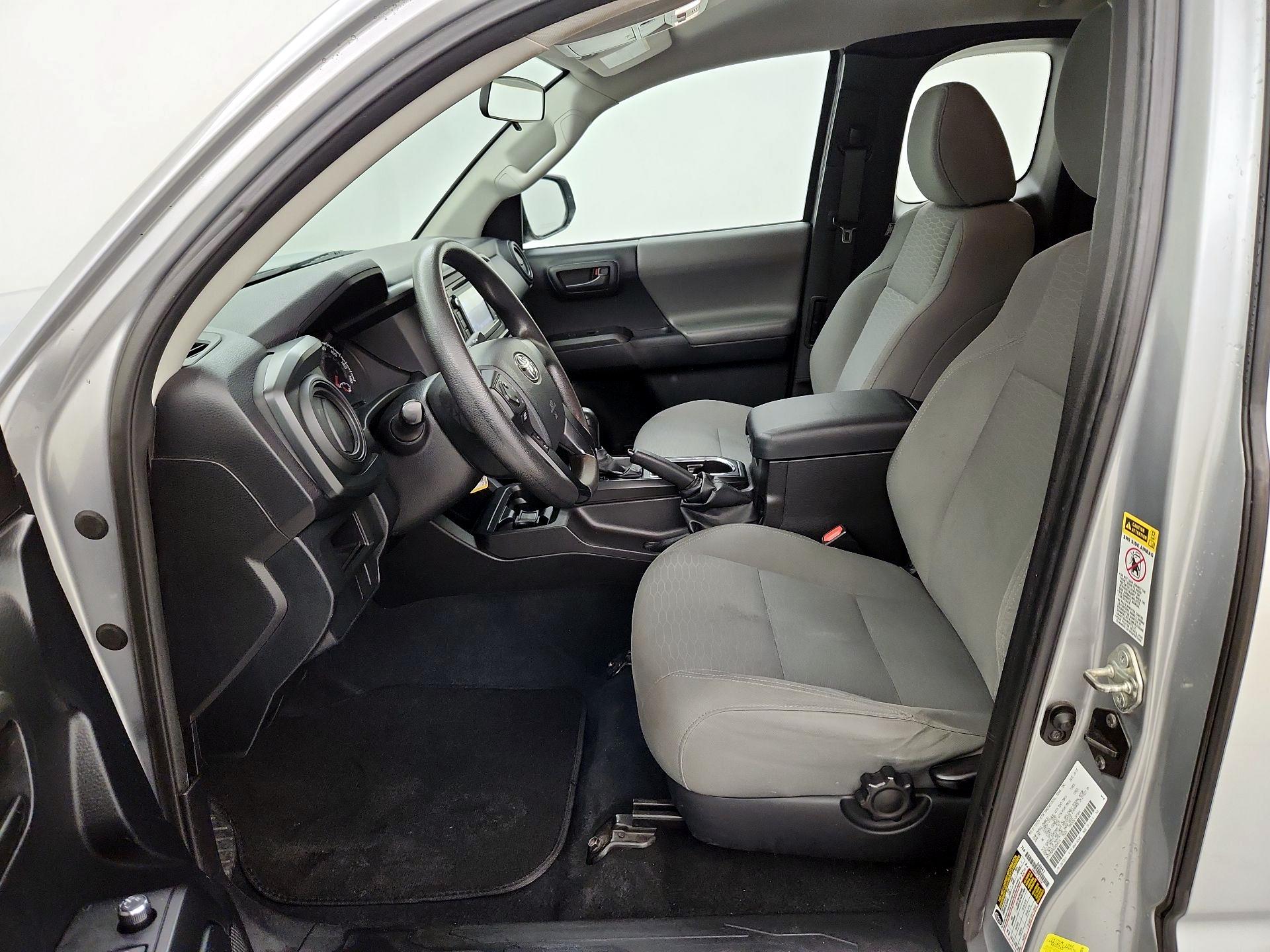 Thumbnail: 2016 Toyota Tacoma - 11