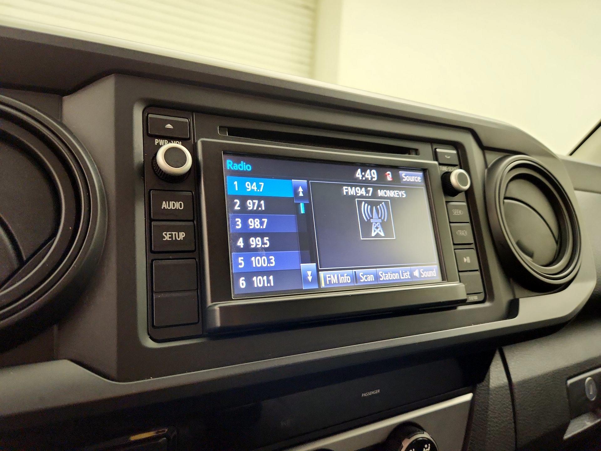 Thumbnail: 2016 Toyota Tacoma - 14