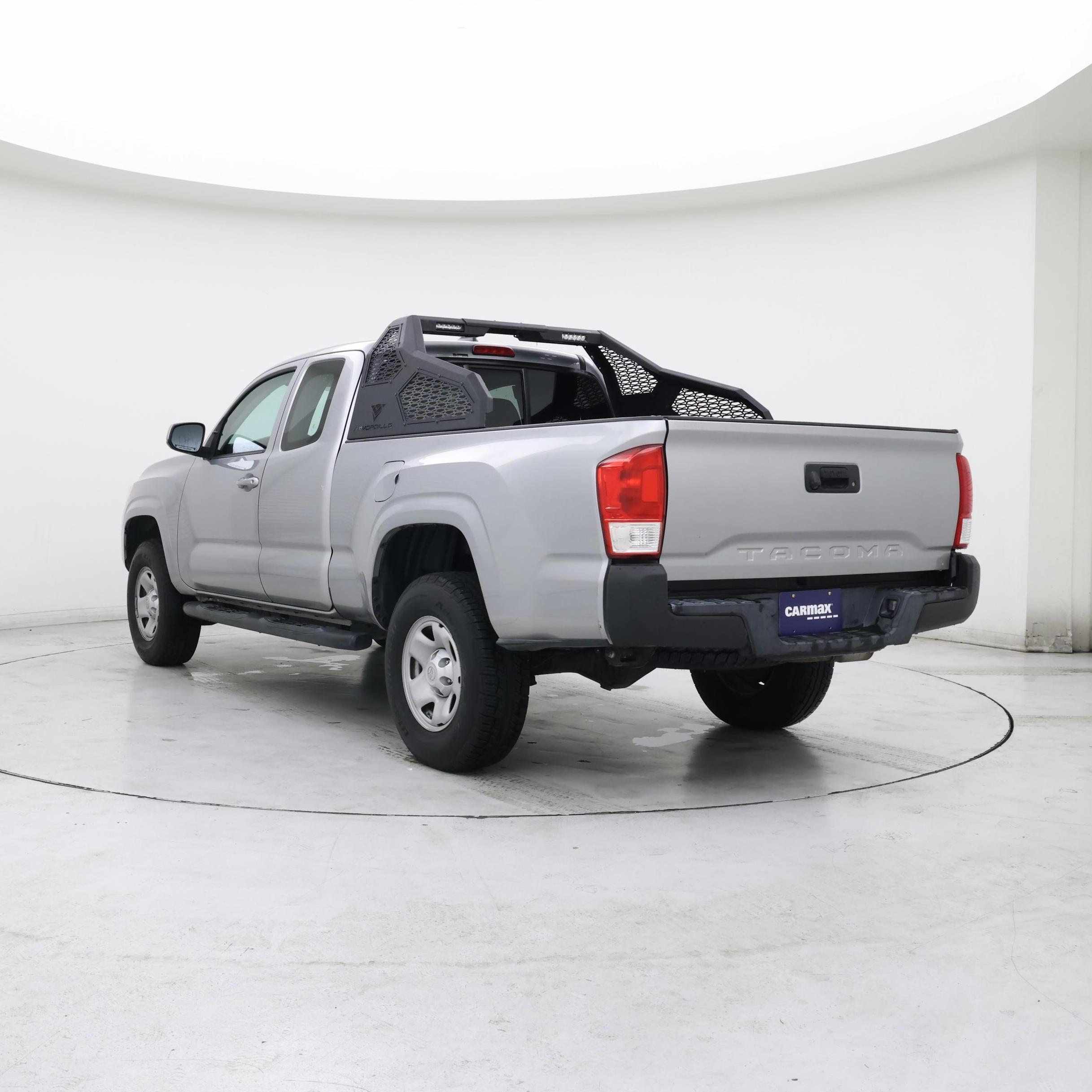 Thumbnail: 2016 Toyota Tacoma - 2