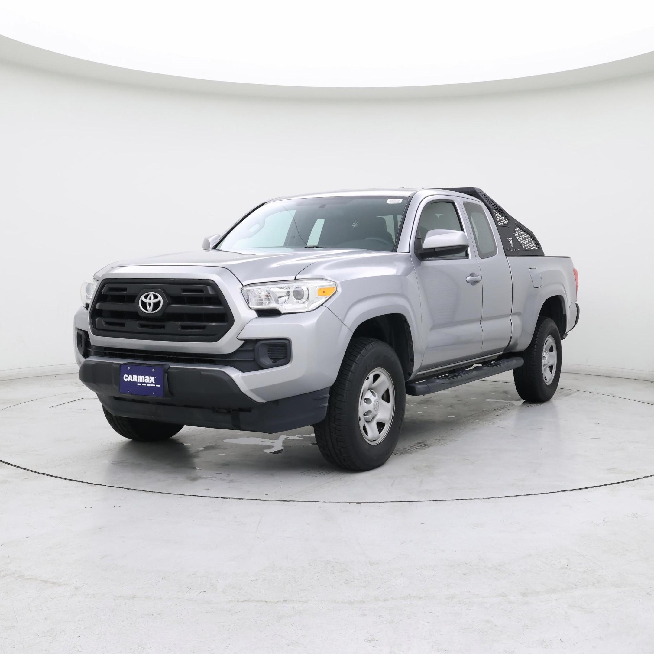 Thumbnail: 2016 Toyota Tacoma - 4