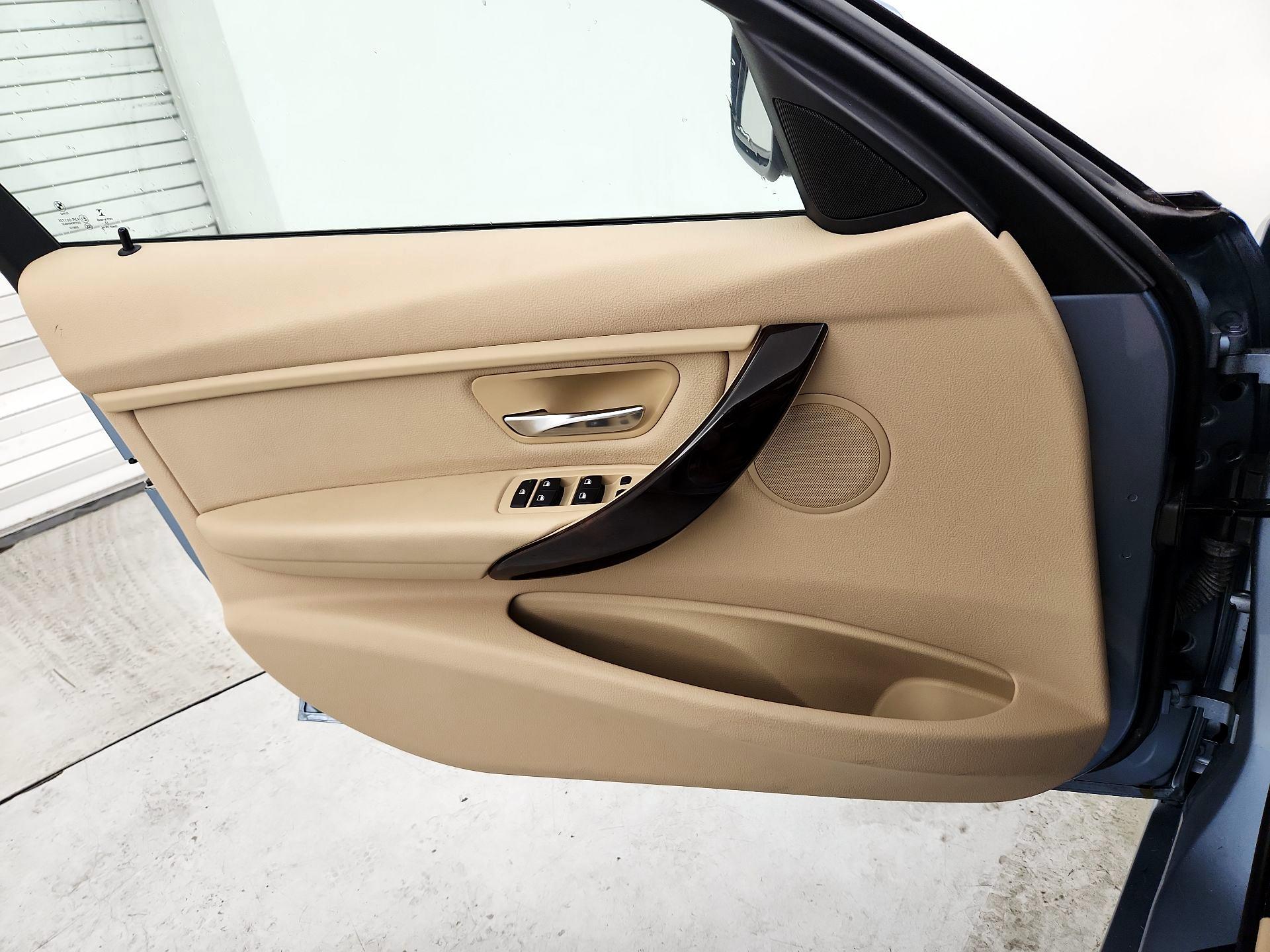 Thumbnail: 2014 BMW 3 Series - 12