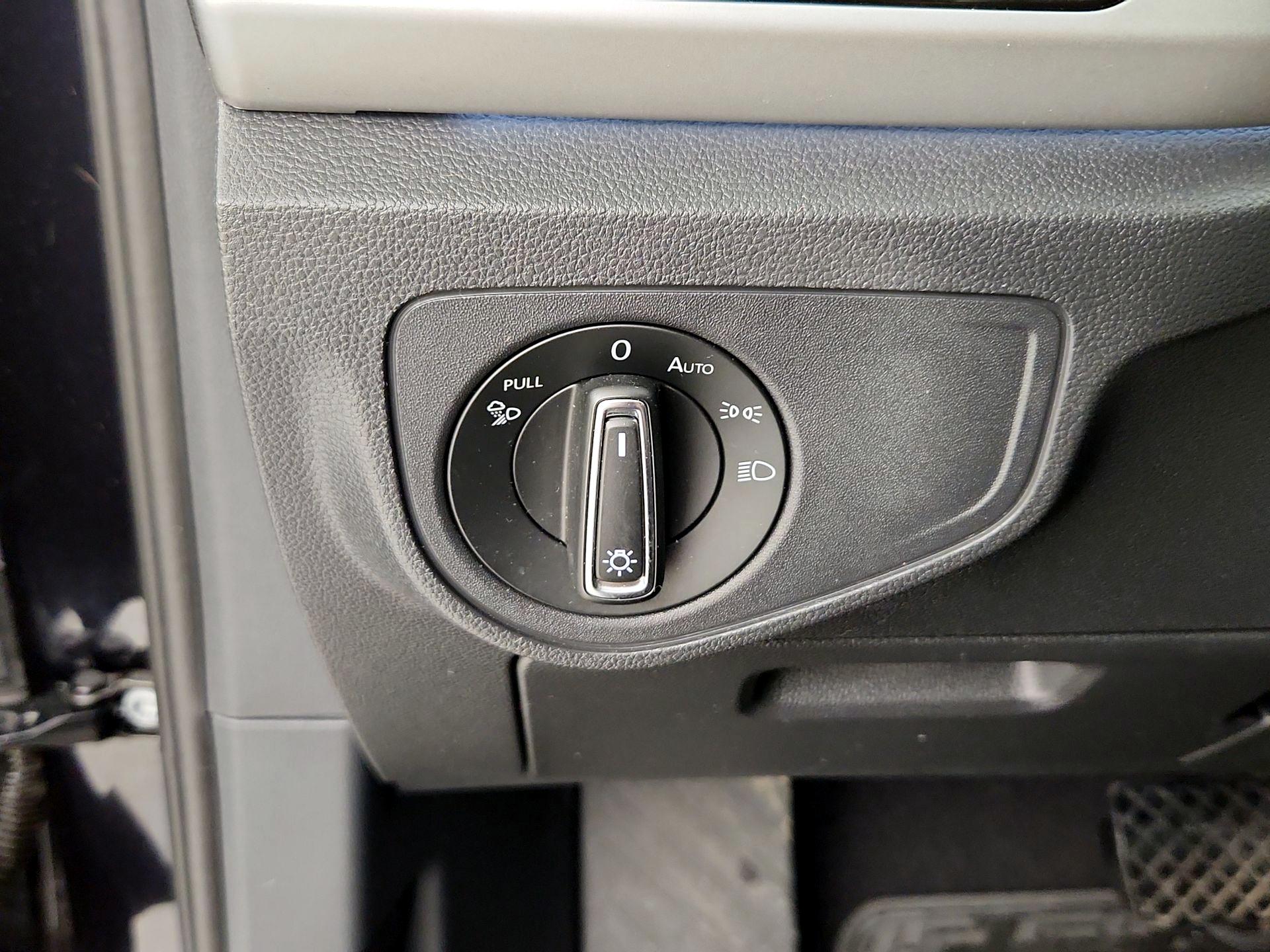 Thumbnail: 2021 Volkswagen Atlas - 13