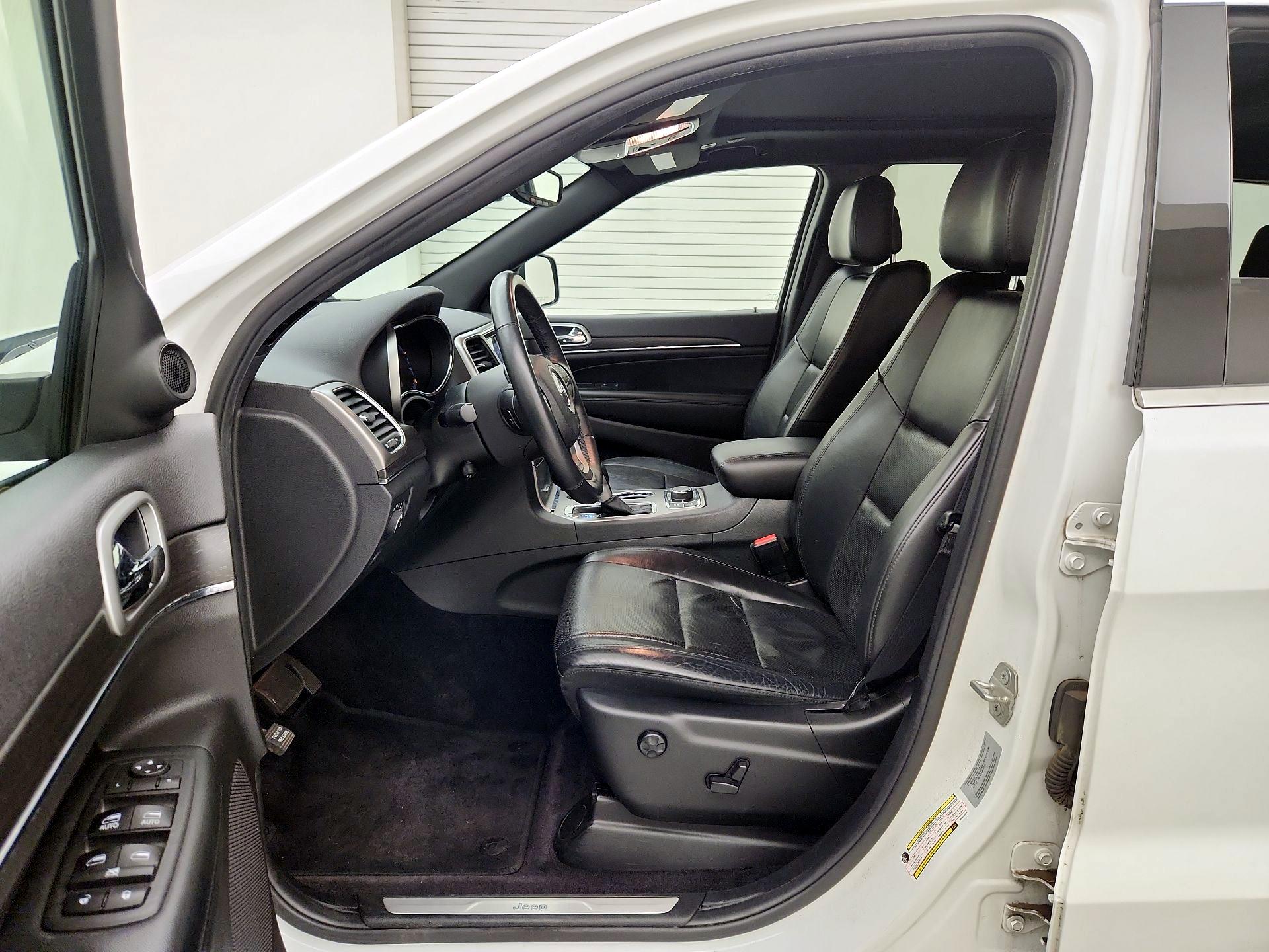 Thumbnail: 2018 Jeep Grand Cherokee - 11