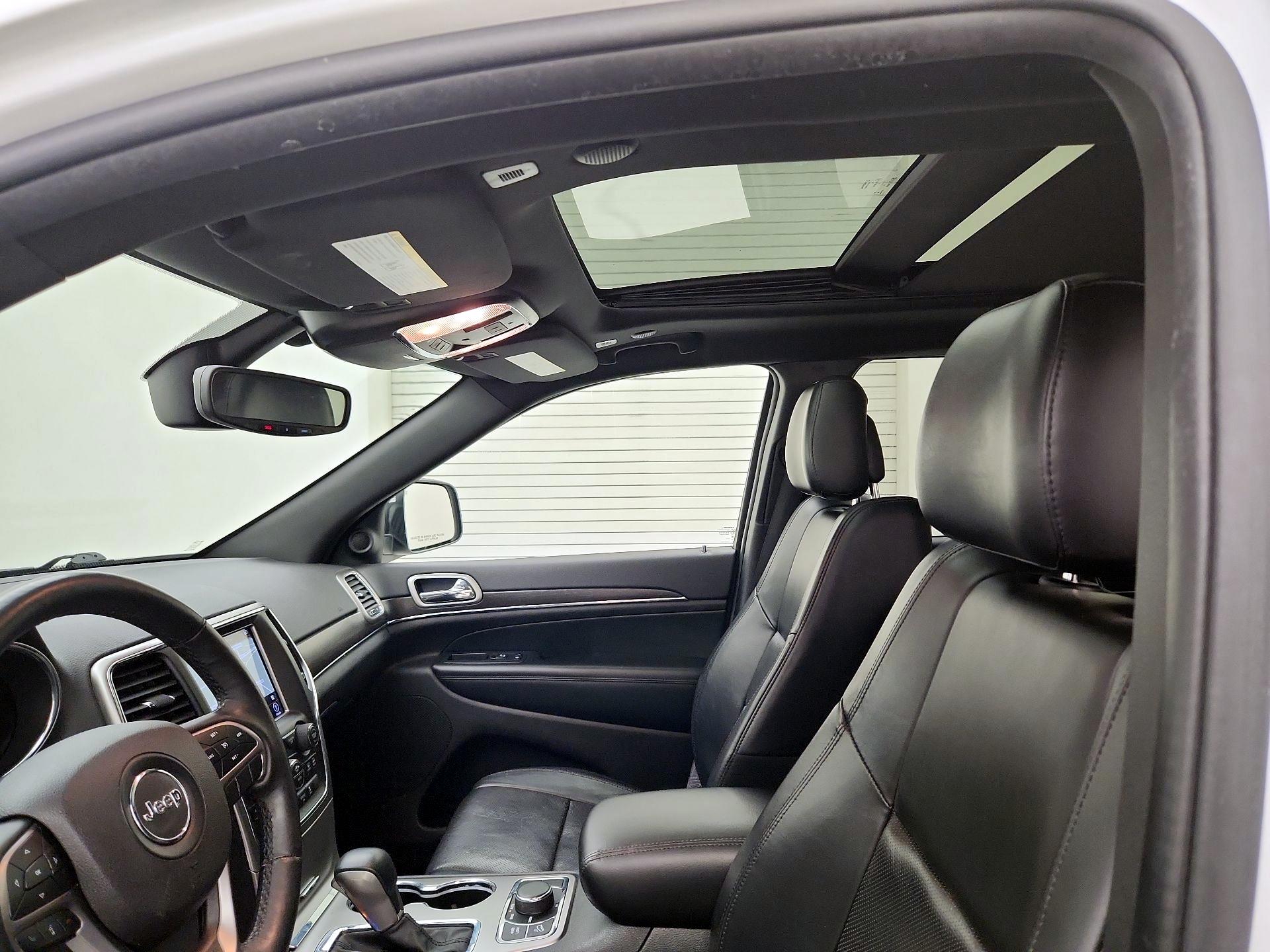 Thumbnail: 2018 Jeep Grand Cherokee - 20