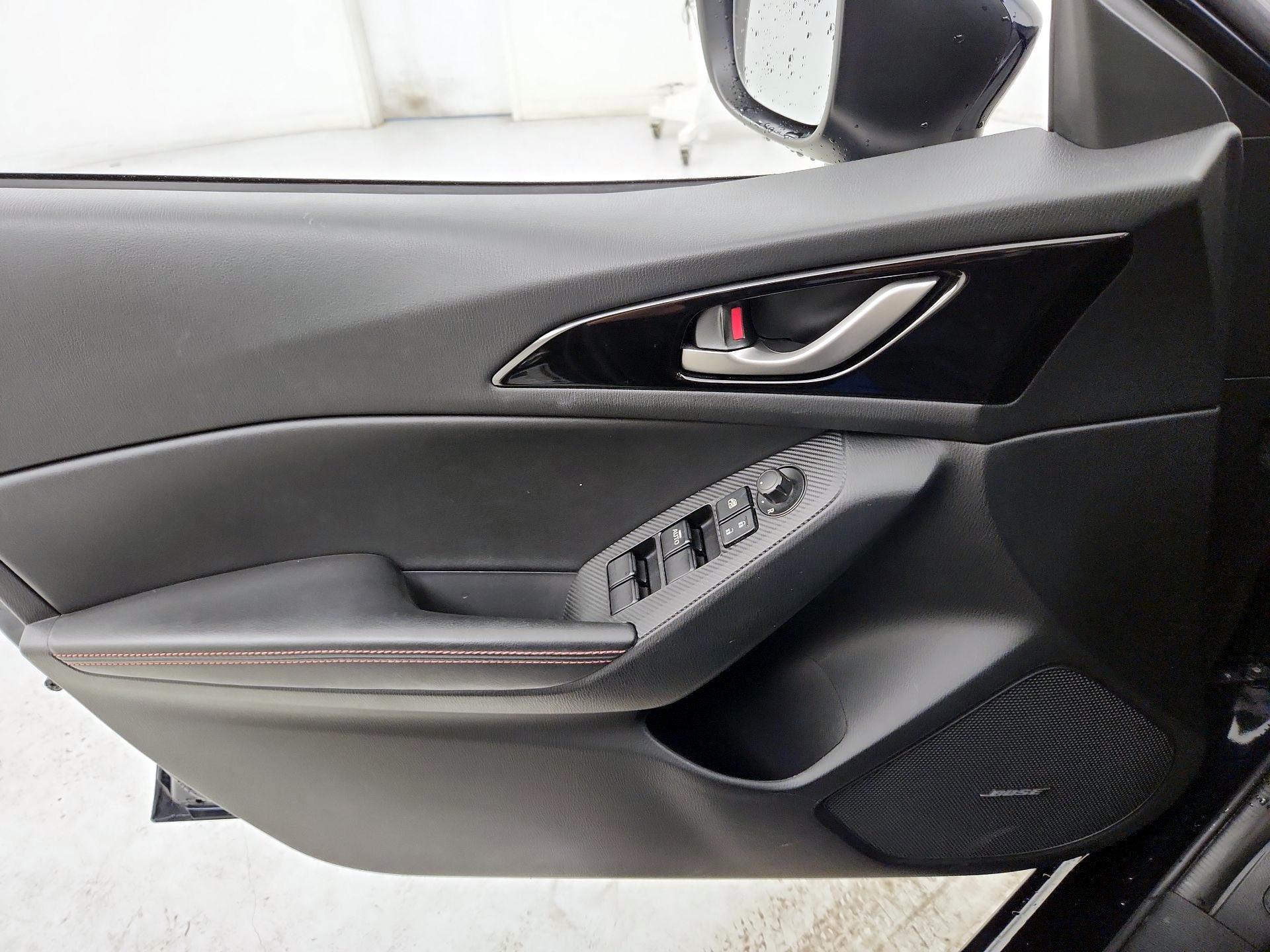 Thumbnail: 2016 Mazda Mazda3 - 12