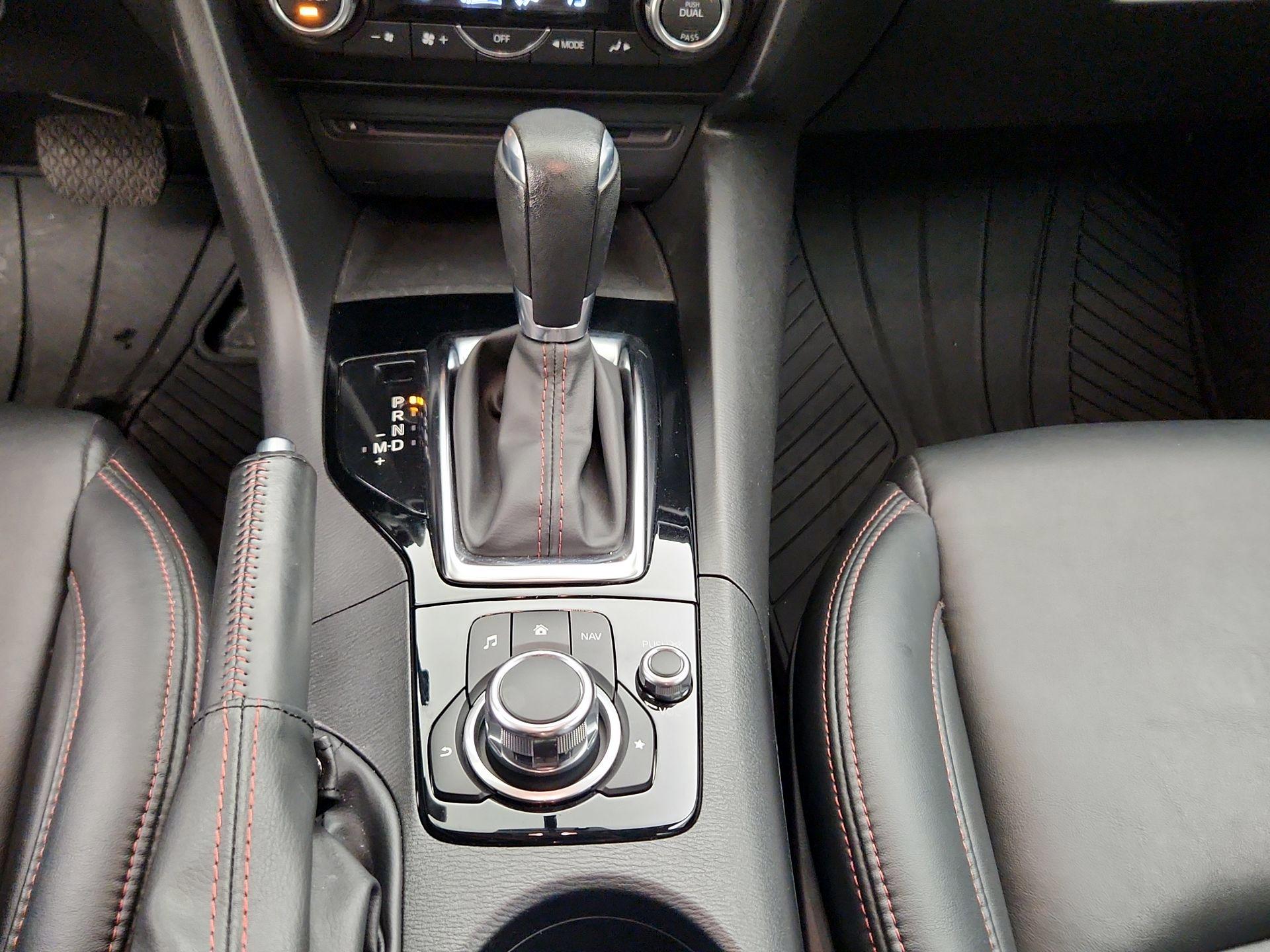 Thumbnail: 2016 Mazda Mazda3 - 17