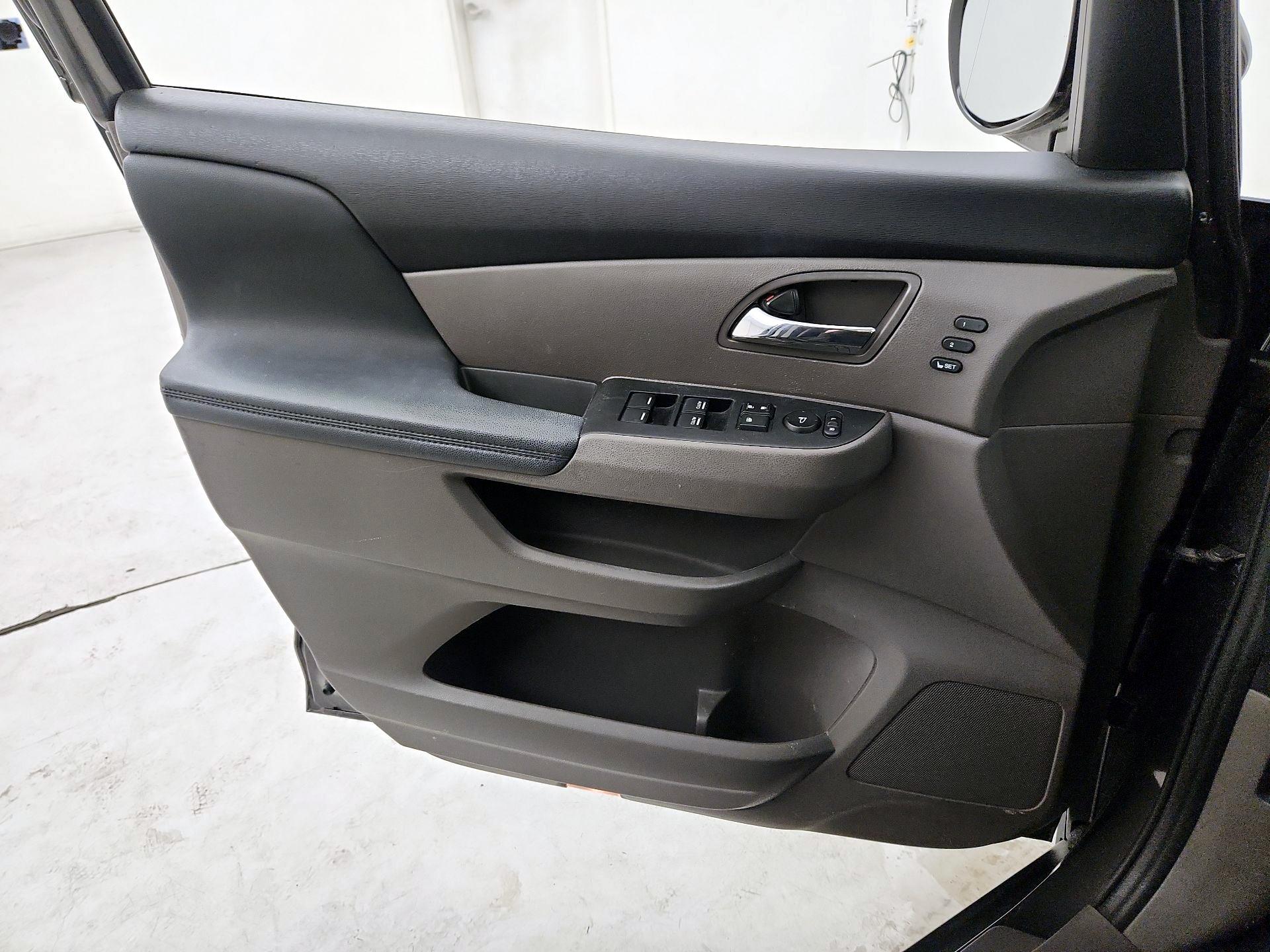 Thumbnail: 2015 Honda Odyssey - 12