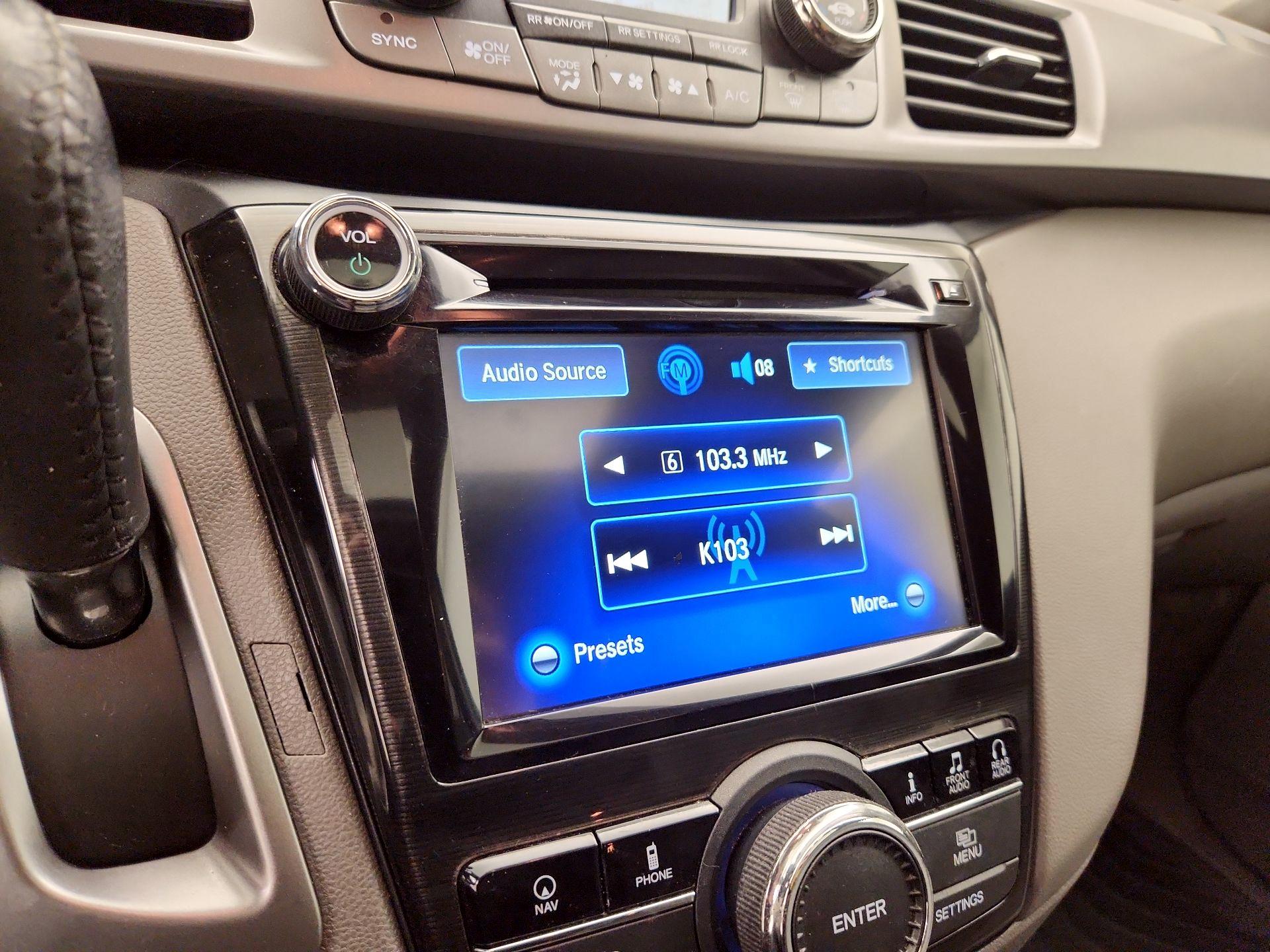 Thumbnail: 2015 Honda Odyssey - 16