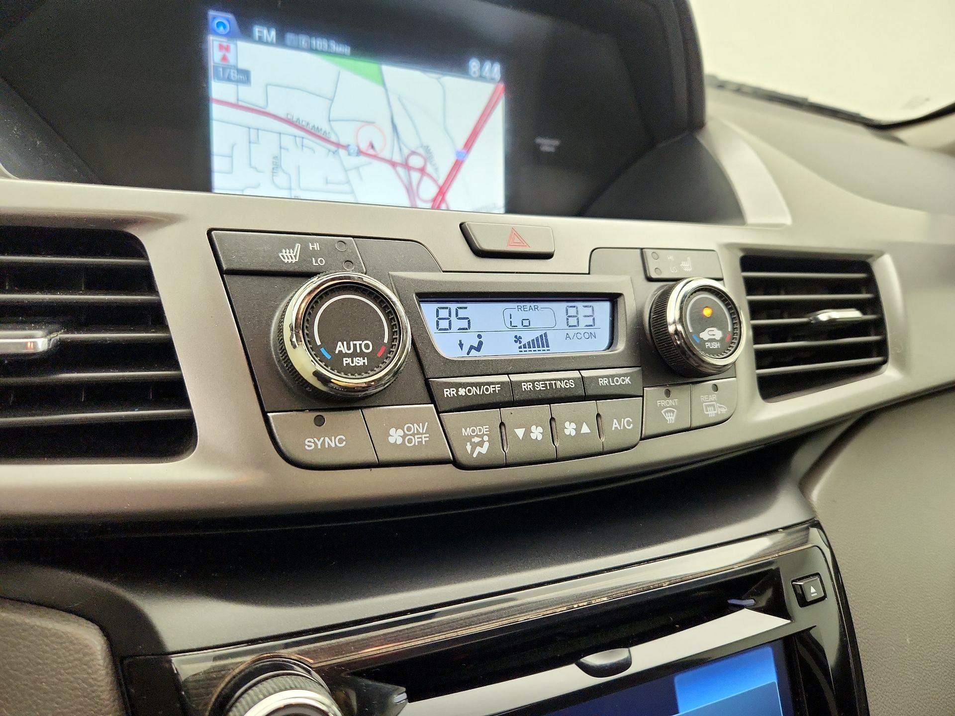 Thumbnail: 2015 Honda Odyssey - 17