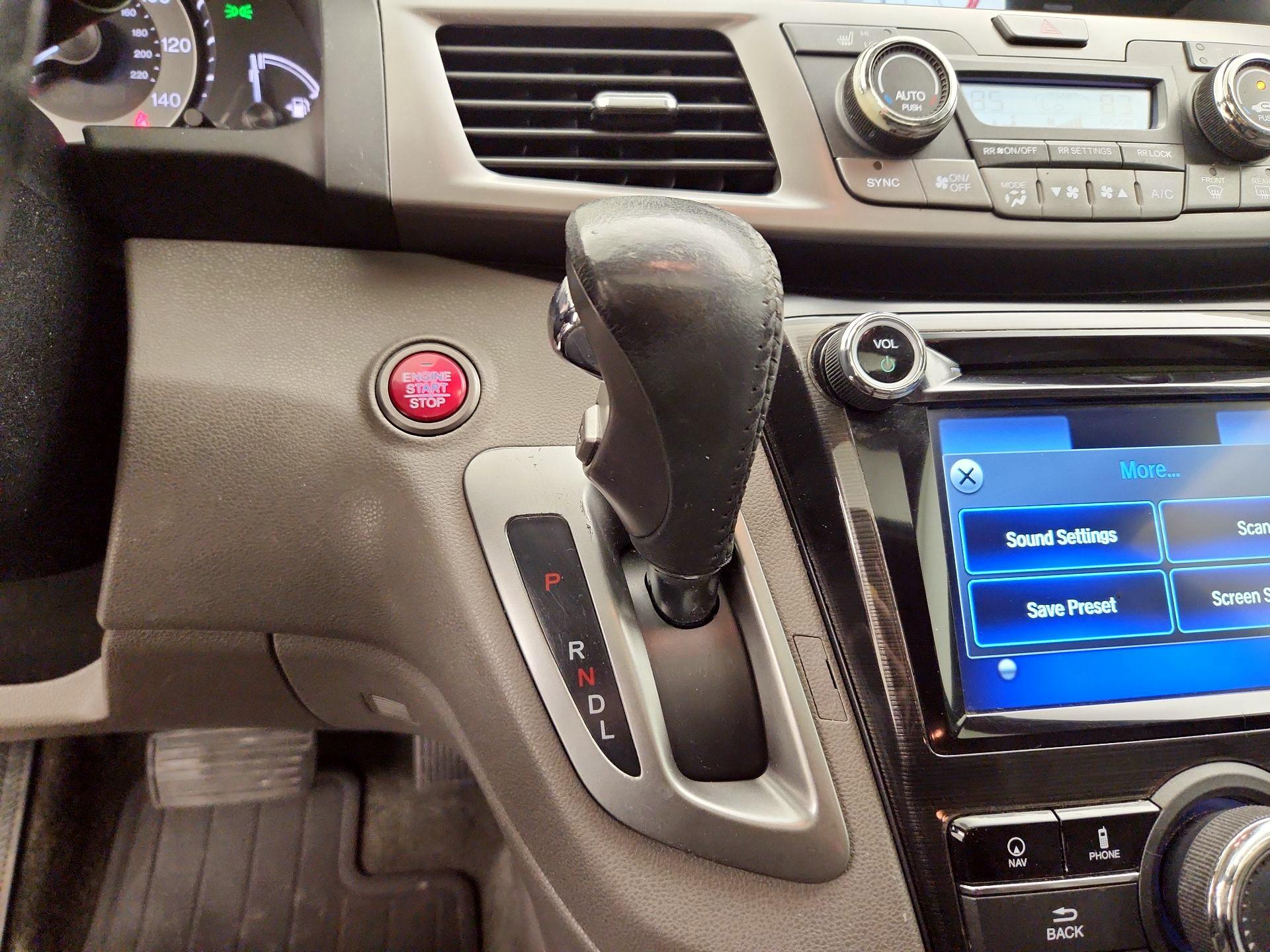 Thumbnail: 2015 Honda Odyssey - 18