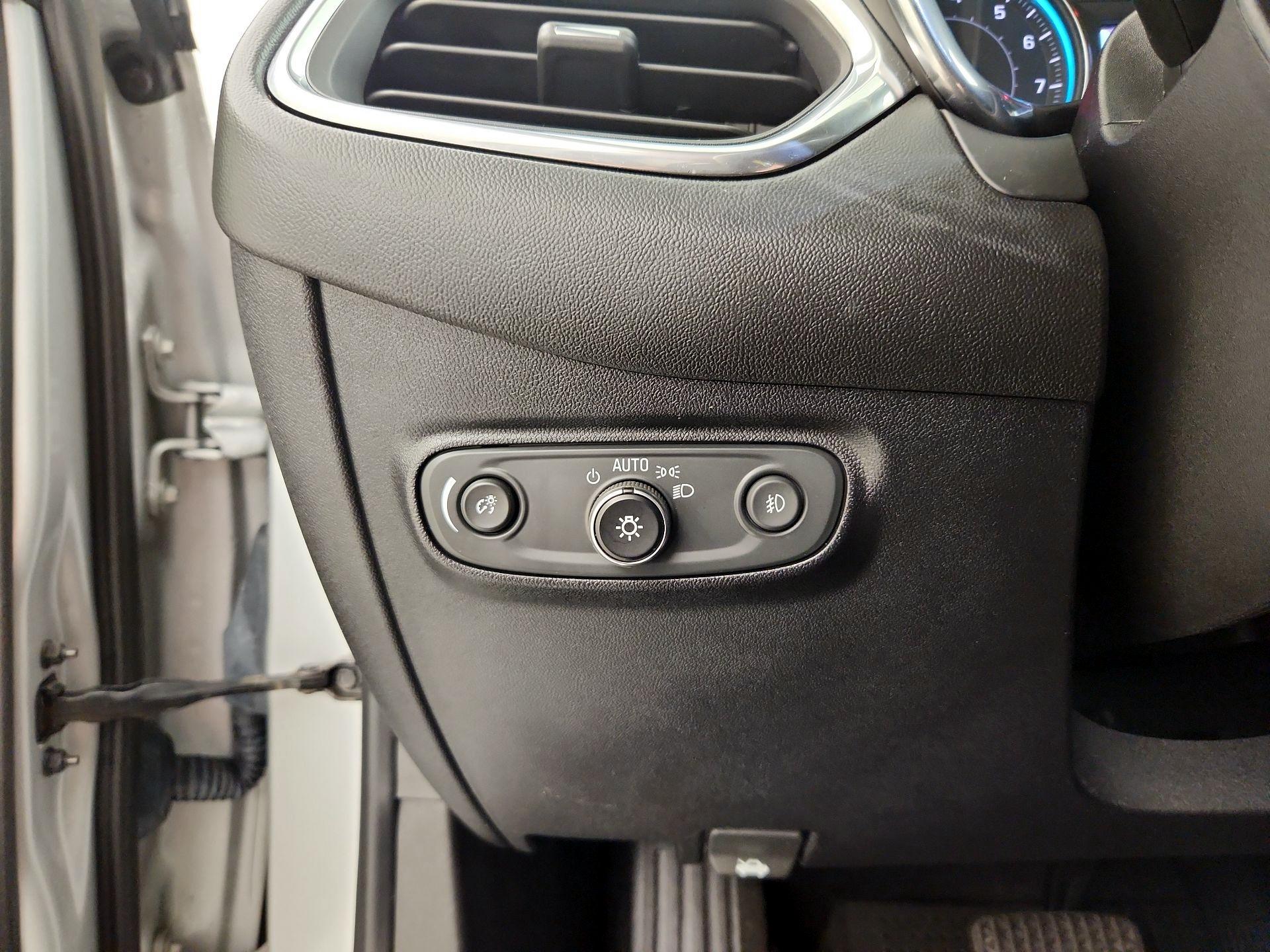 Thumbnail: 2018 Chevrolet Equinox - 13