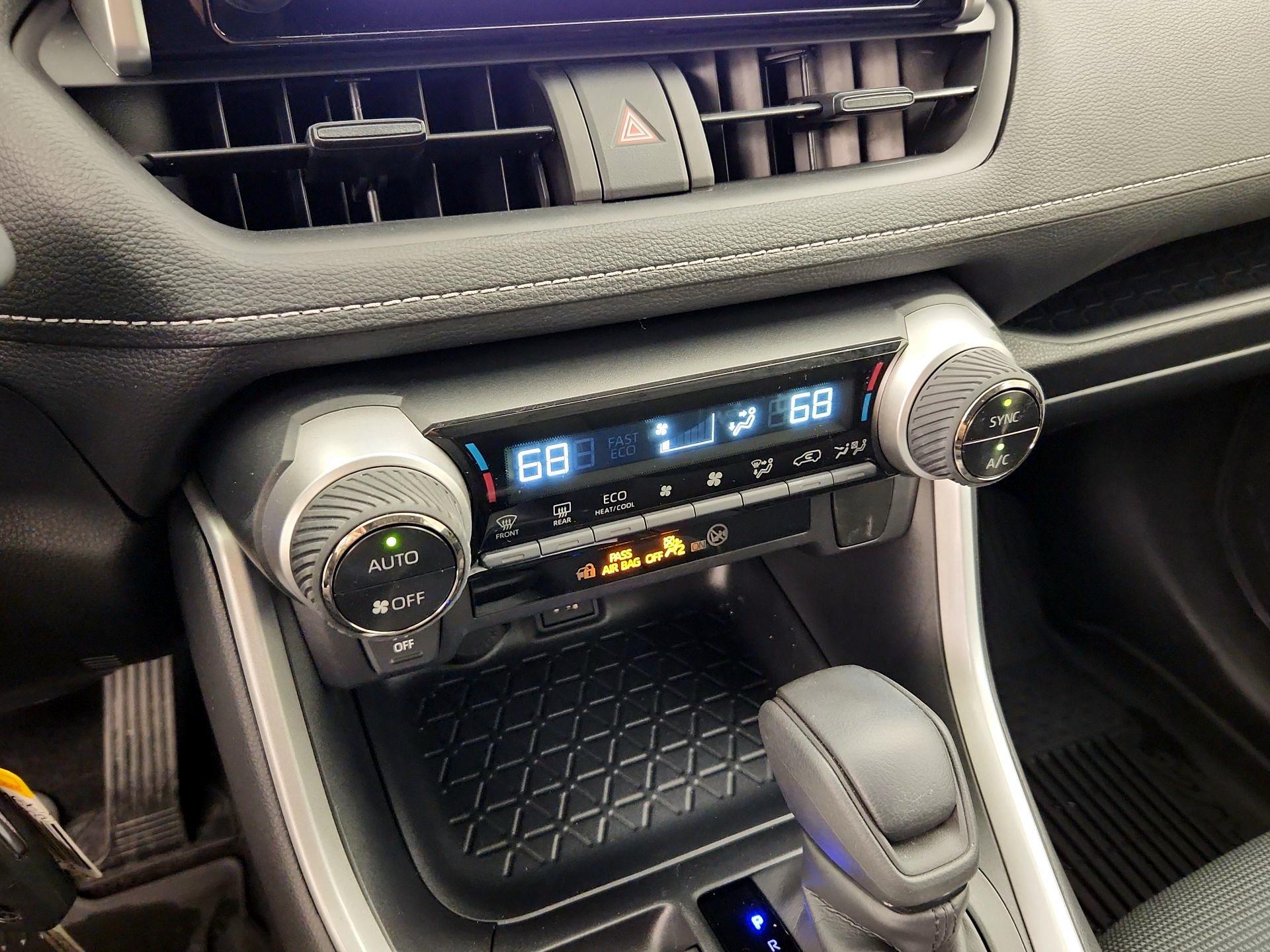 Thumbnail: 2025 Toyota RAV4 - 16