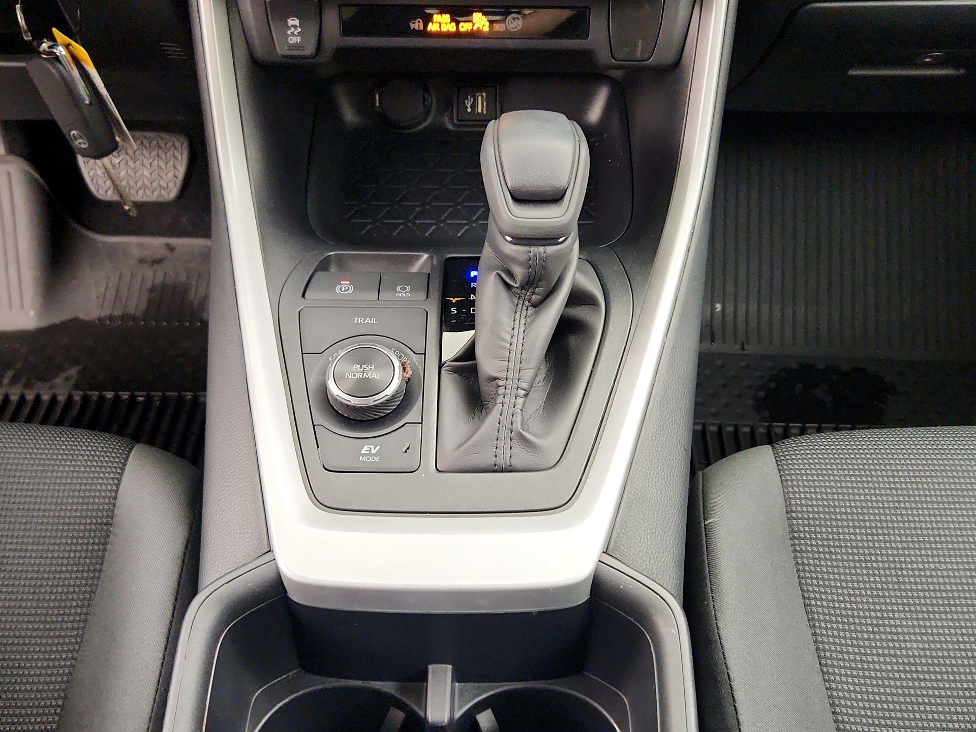 Thumbnail: 2025 Toyota RAV4 - 17