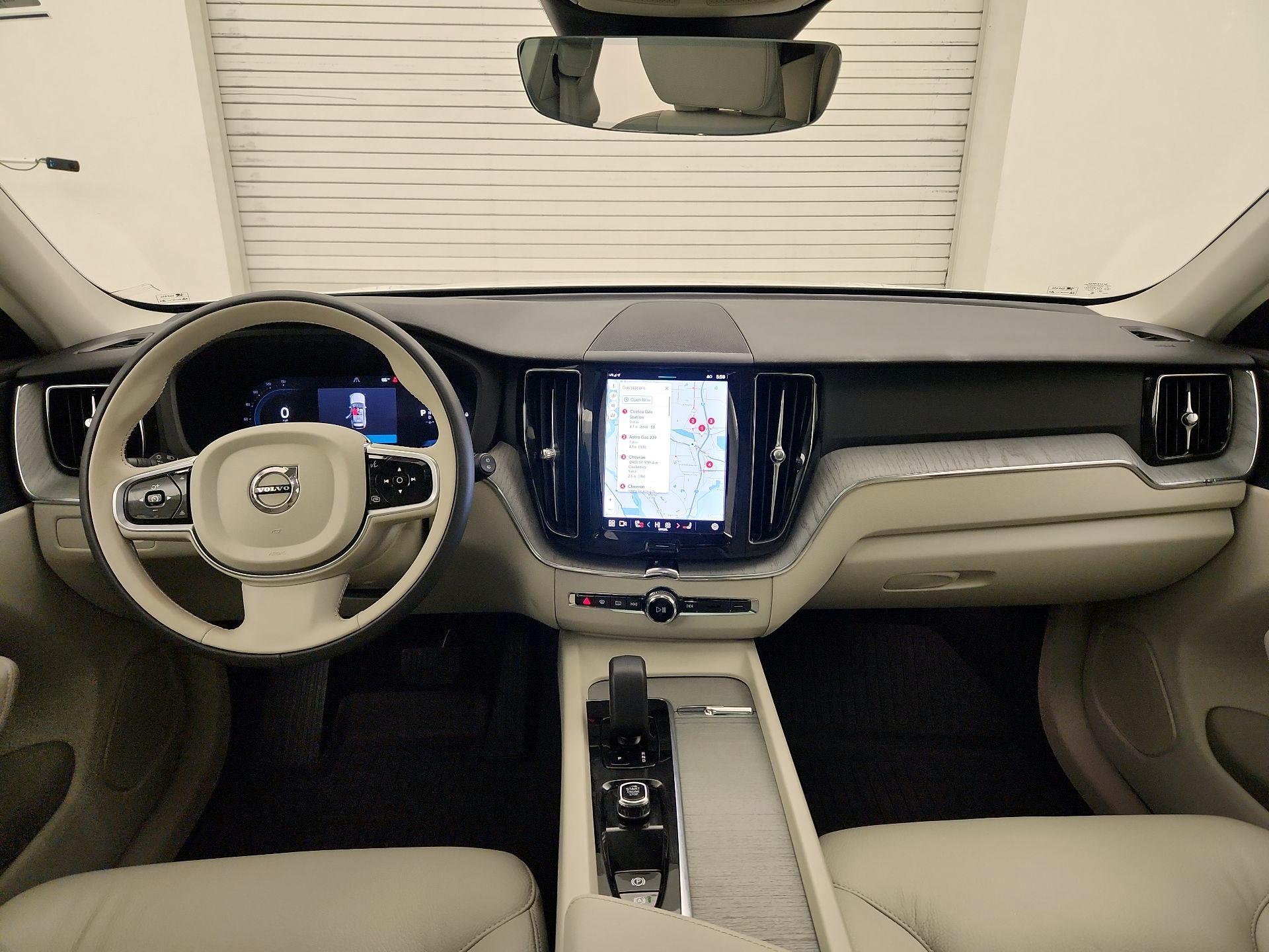 Thumbnail: 2025 Volvo XC60 - 9