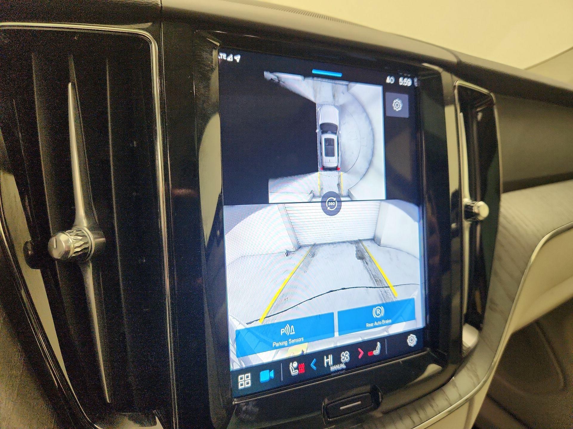 Thumbnail: 2025 Volvo XC60 - 15