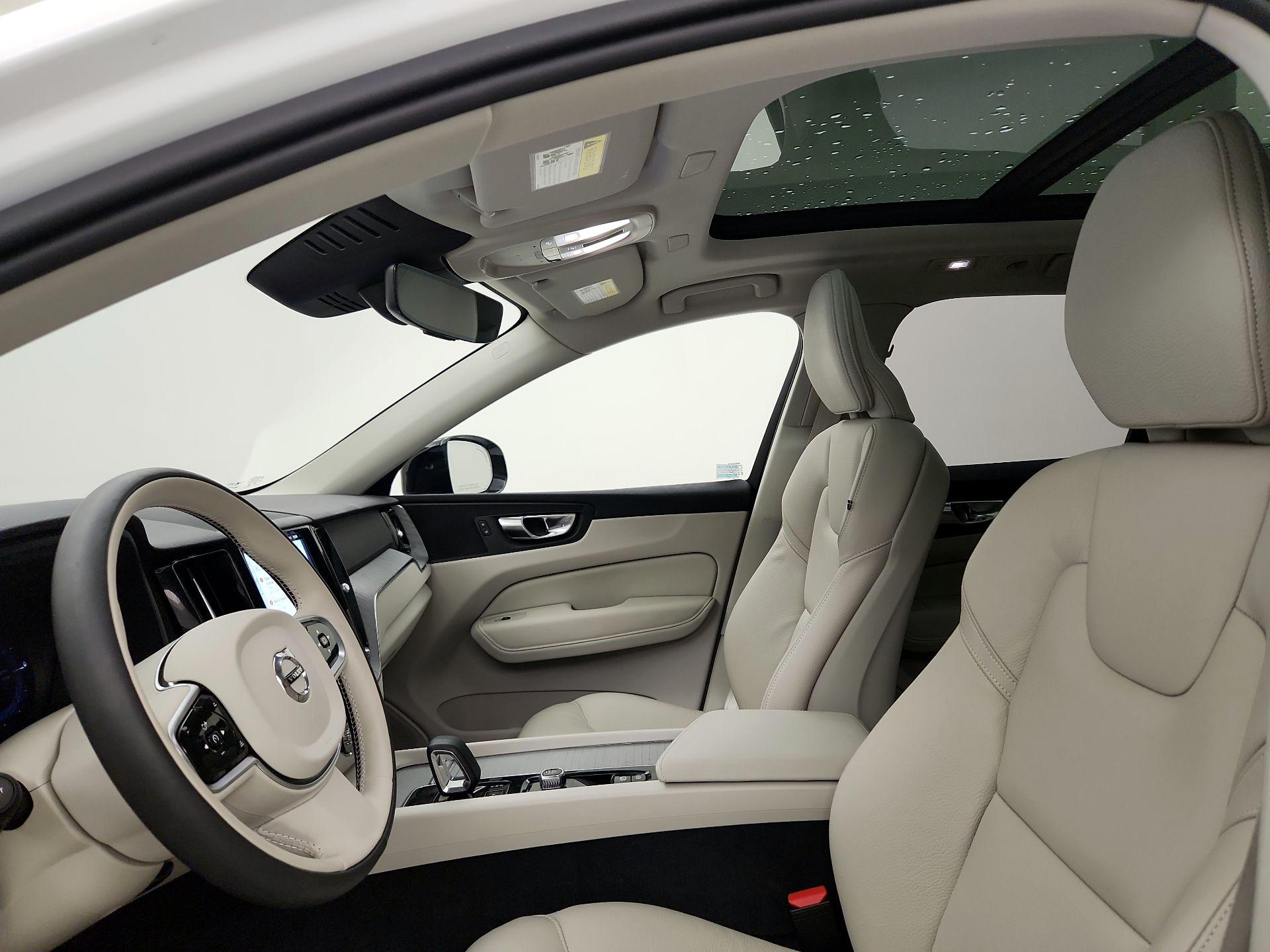 Thumbnail: 2025 Volvo XC60 - 20