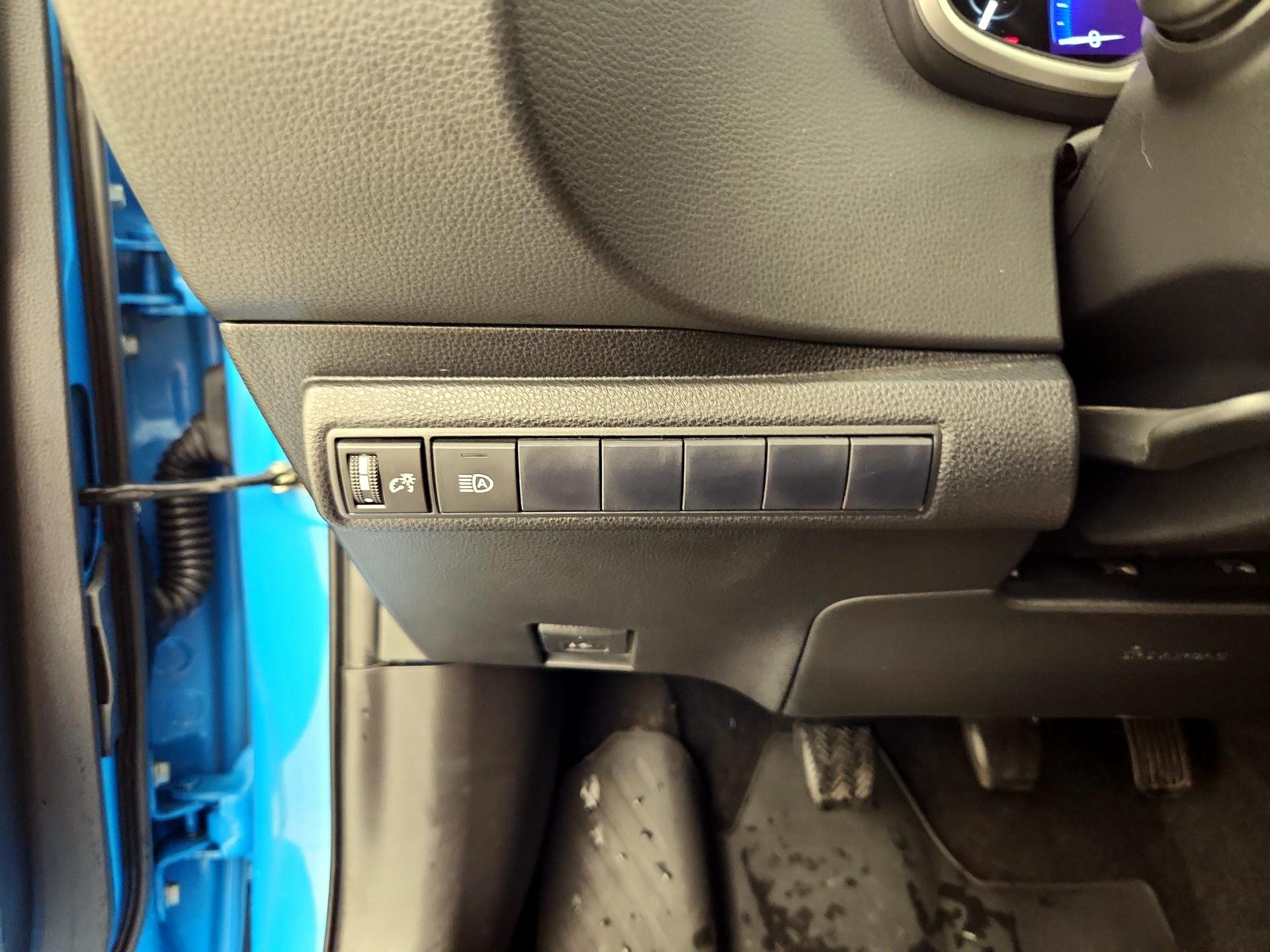 Thumbnail: 2021 Toyota Corolla - 13