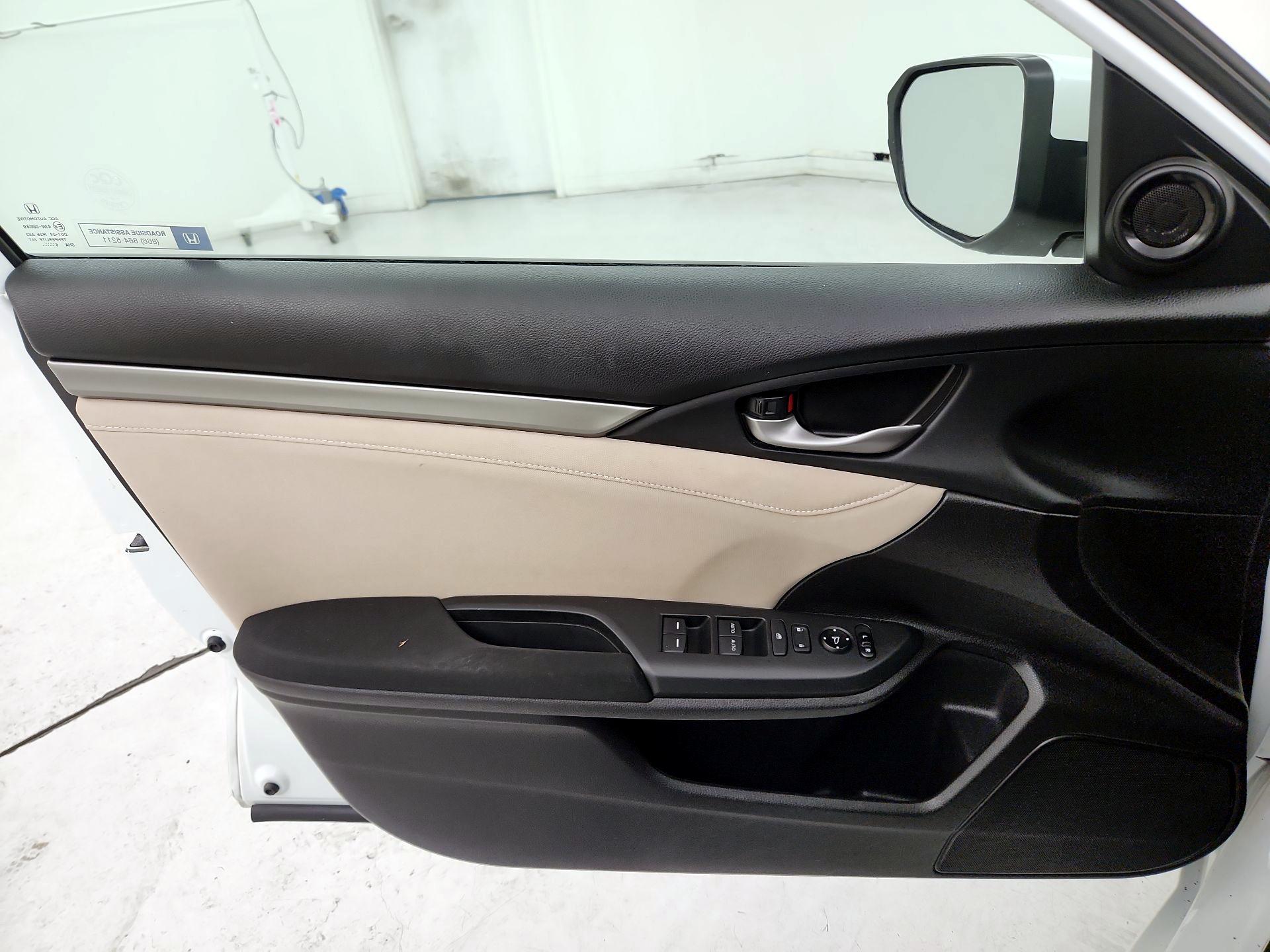 Thumbnail: 2017 Honda Civic - 12