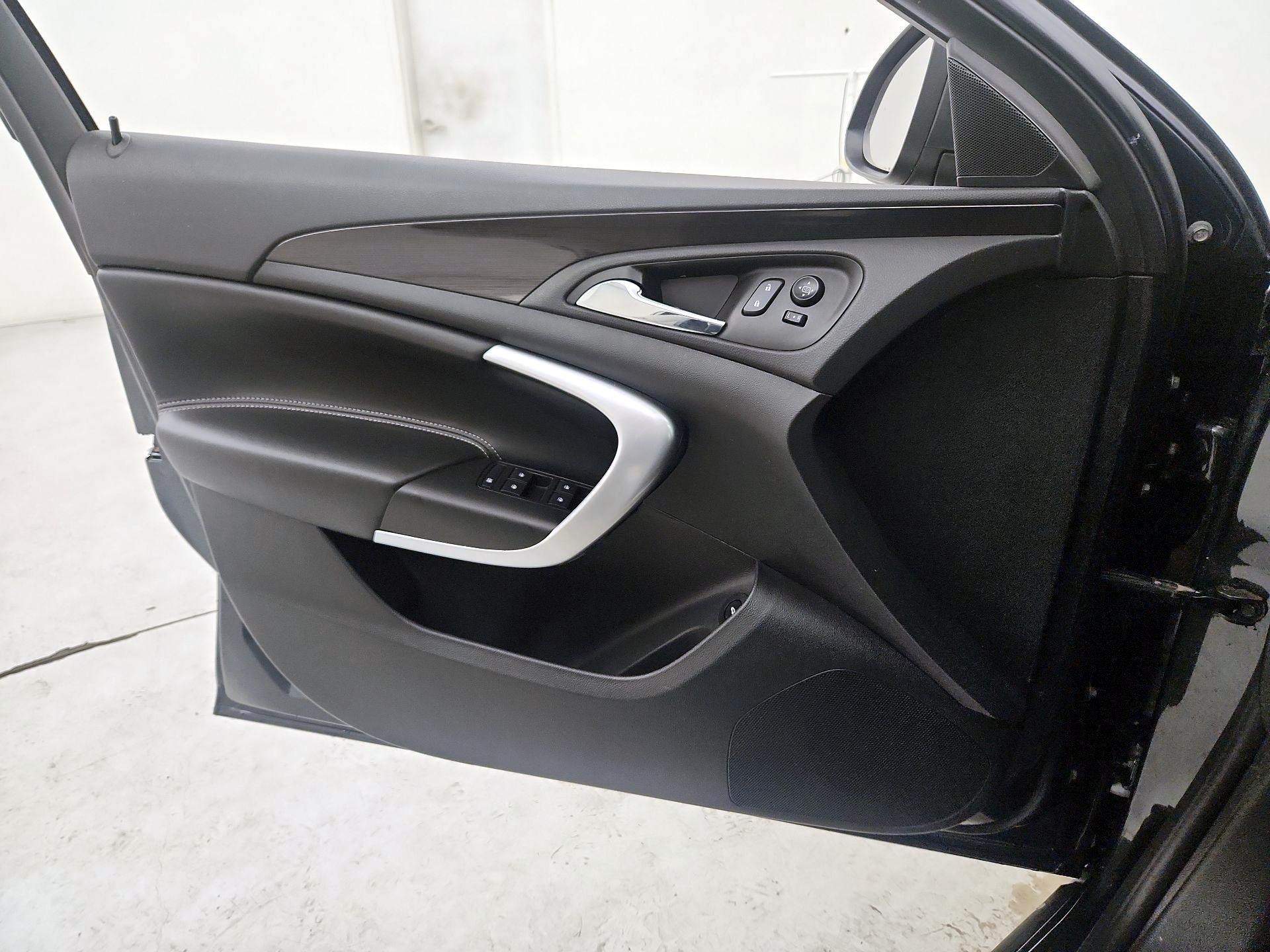 Thumbnail: 2015 Buick Regal - 12