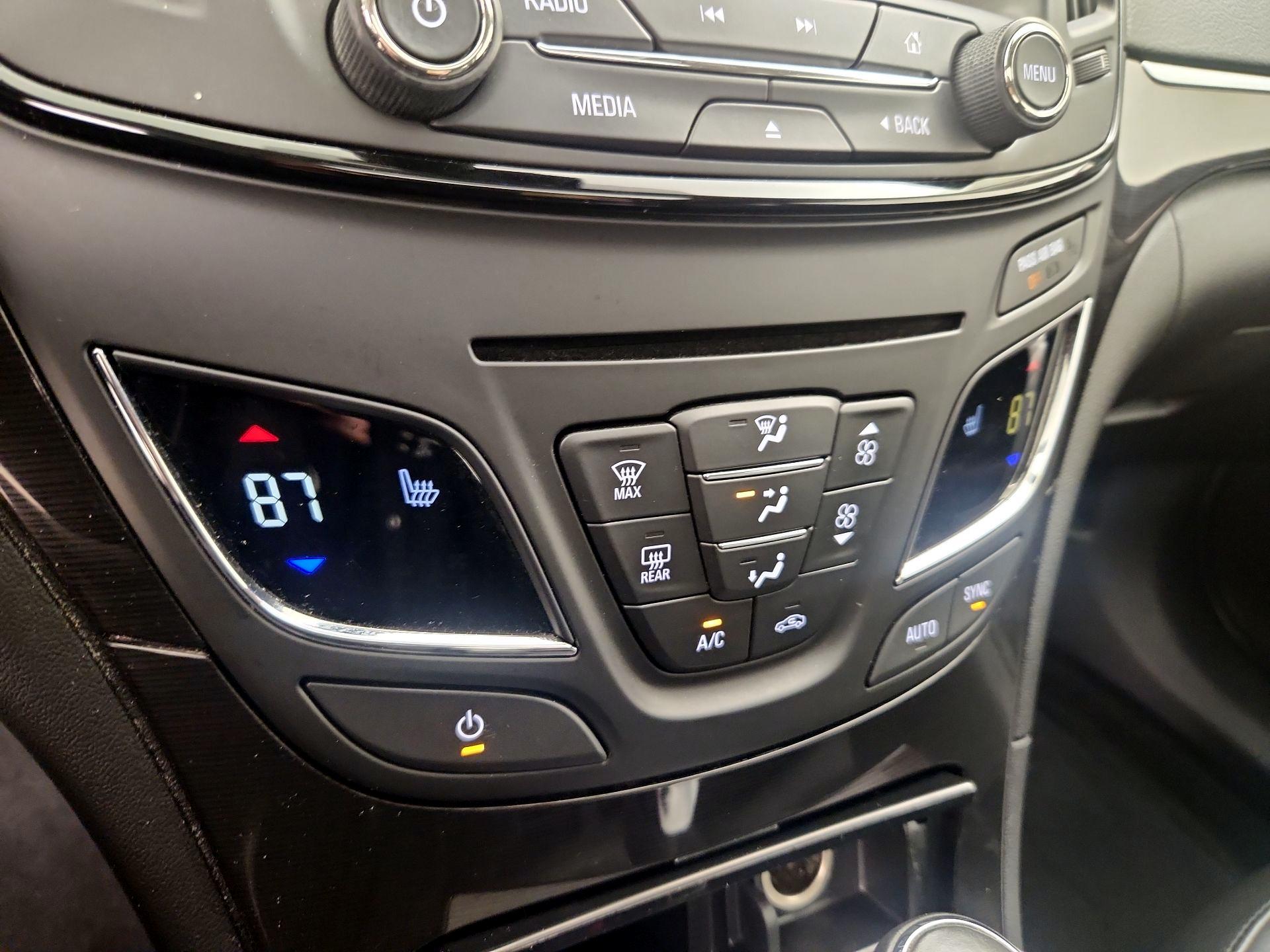 Thumbnail: 2015 Buick Regal - 17