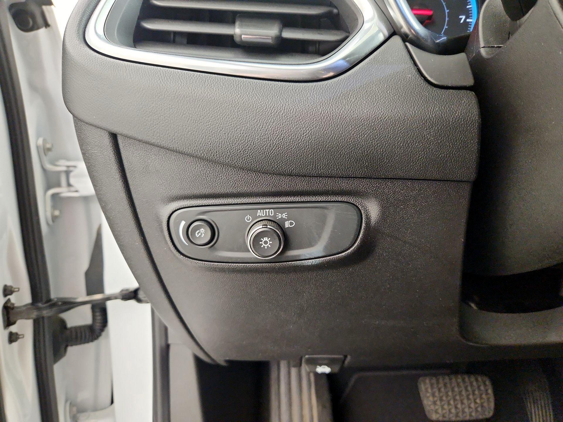 Thumbnail: 2018 Chevrolet Equinox - 13