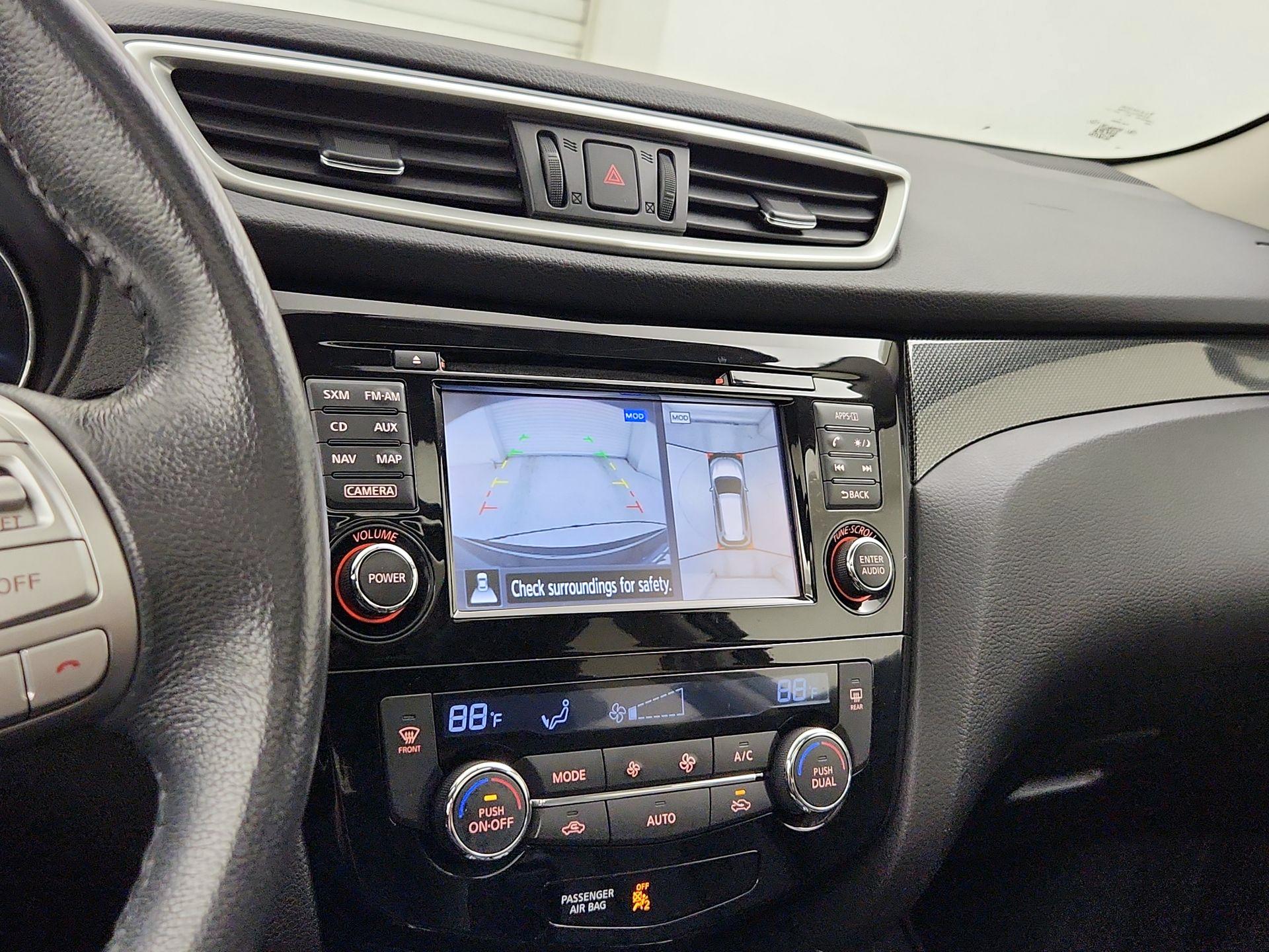 Thumbnail: 2016 Nissan Rogue - 15