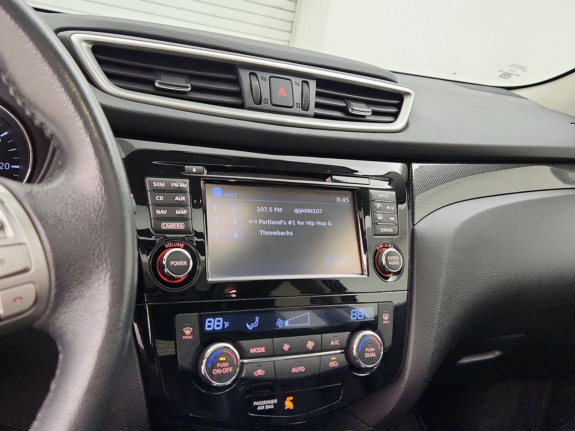 Thumbnail: 2016 Nissan Rogue - 16