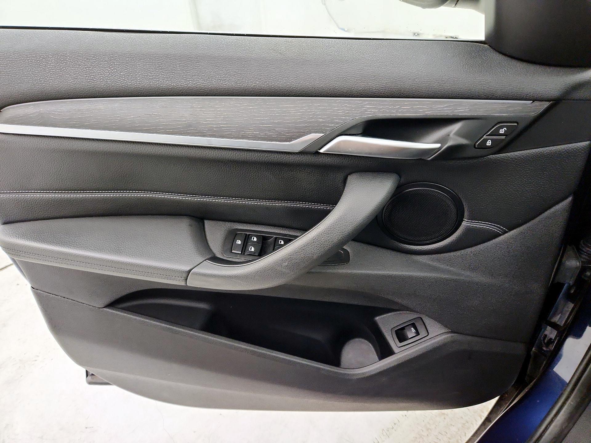 Thumbnail: 2016 BMW X1 - 12