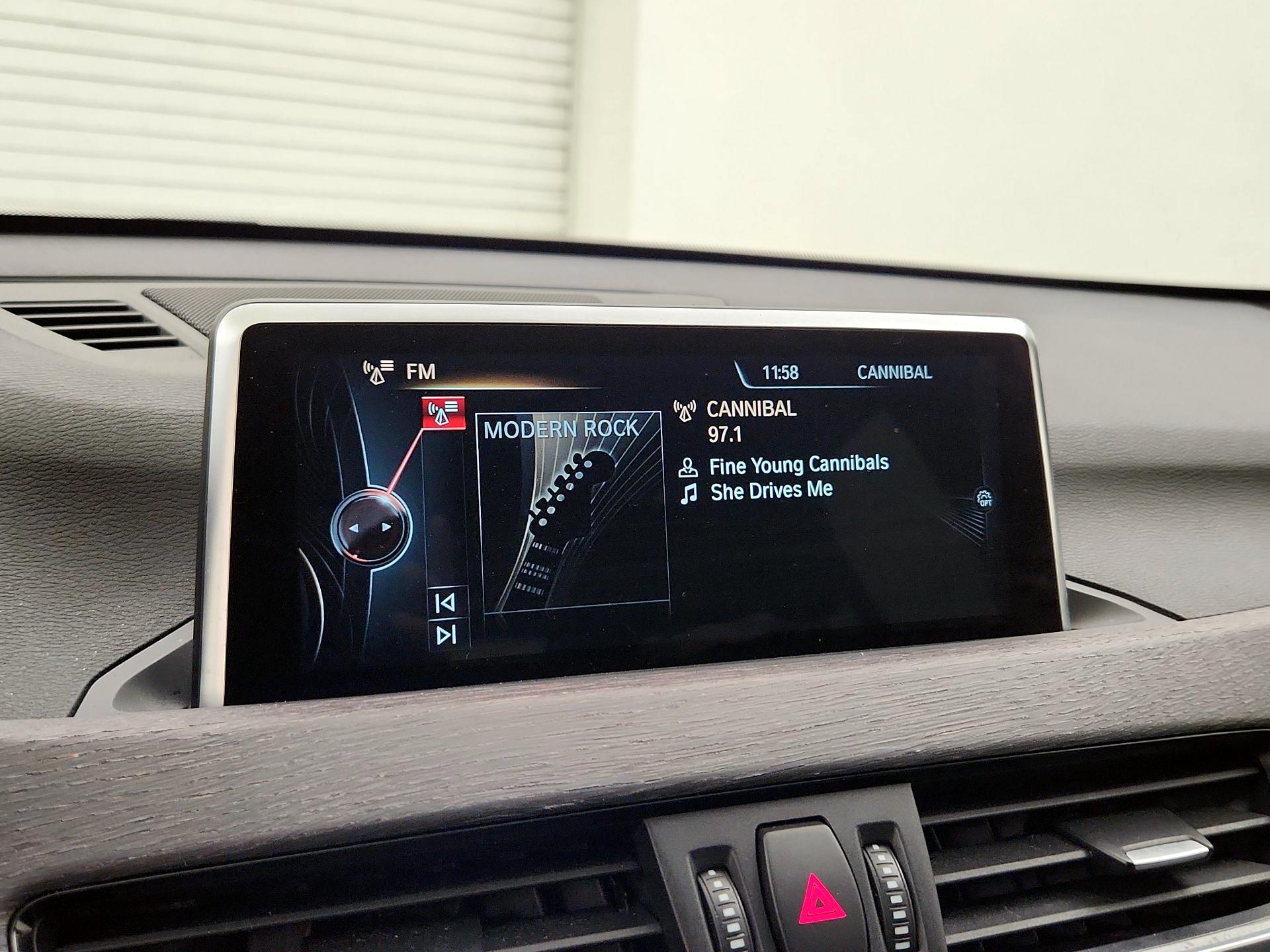 Thumbnail: 2016 BMW X1 - 16