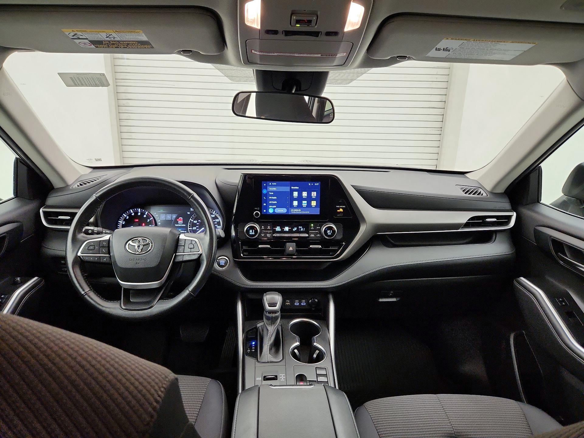 Thumbnail: 2023 Toyota Highlander - 9