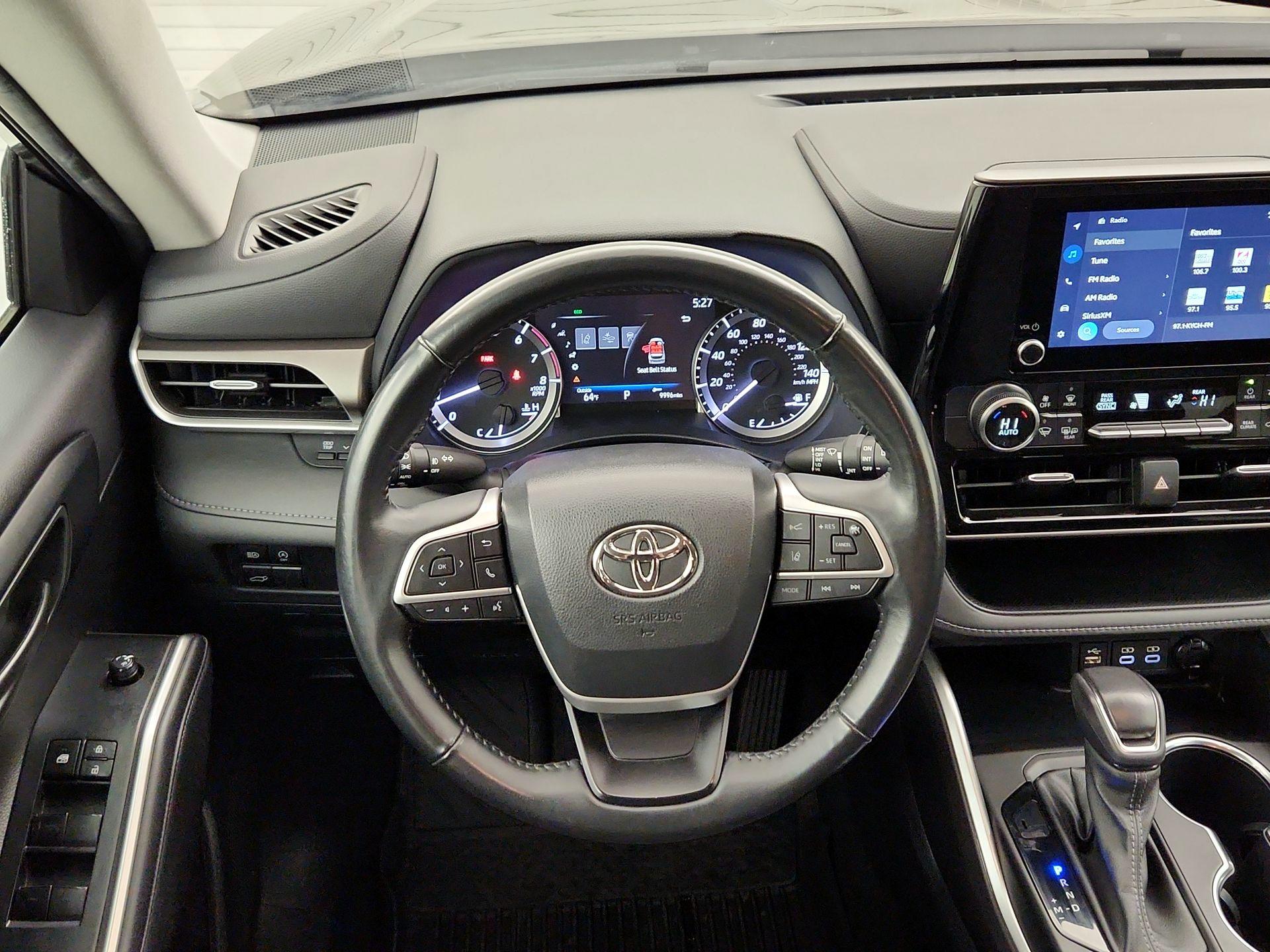 Thumbnail: 2023 Toyota Highlander - 10