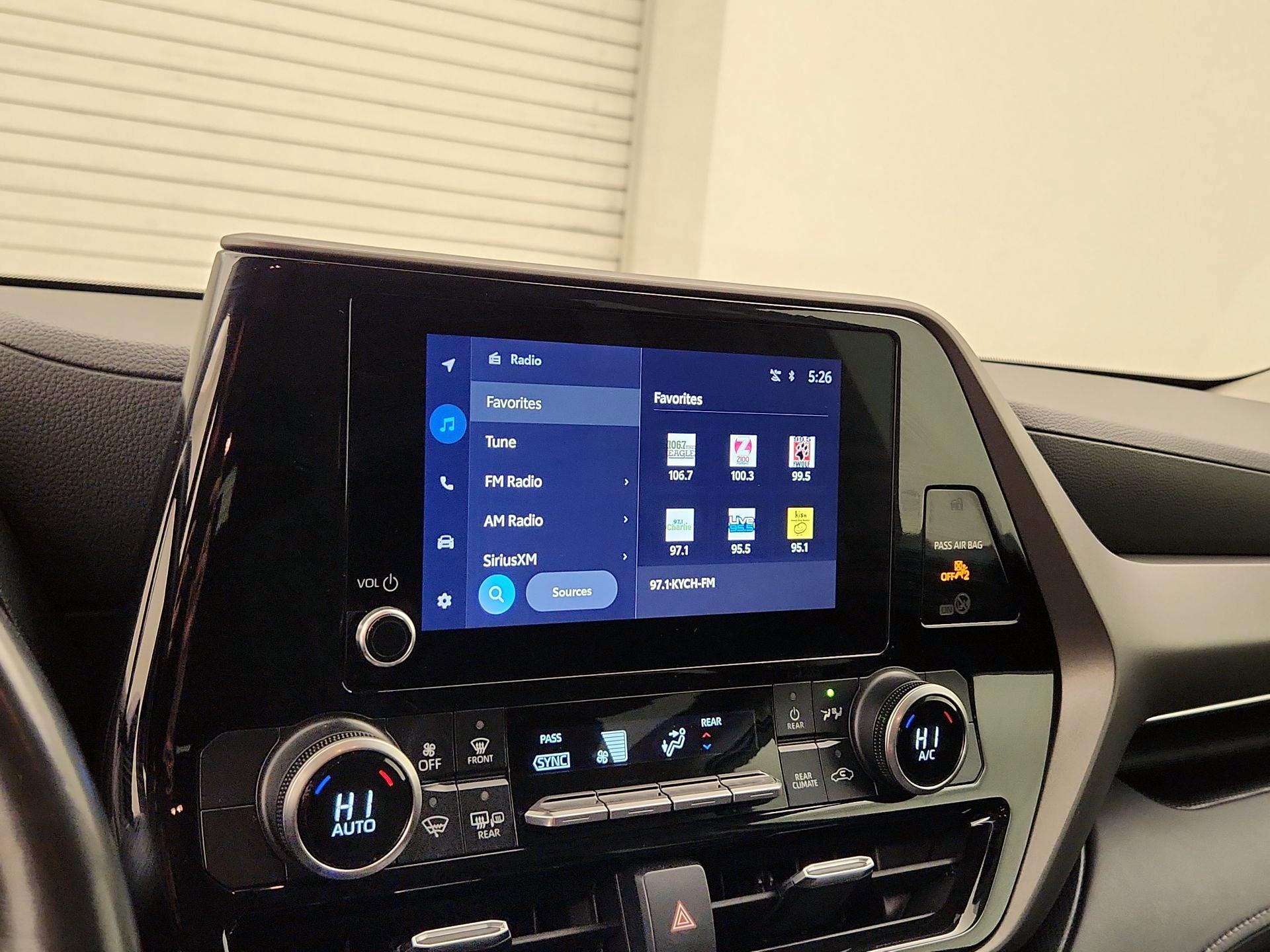 Thumbnail: 2023 Toyota Highlander - 15