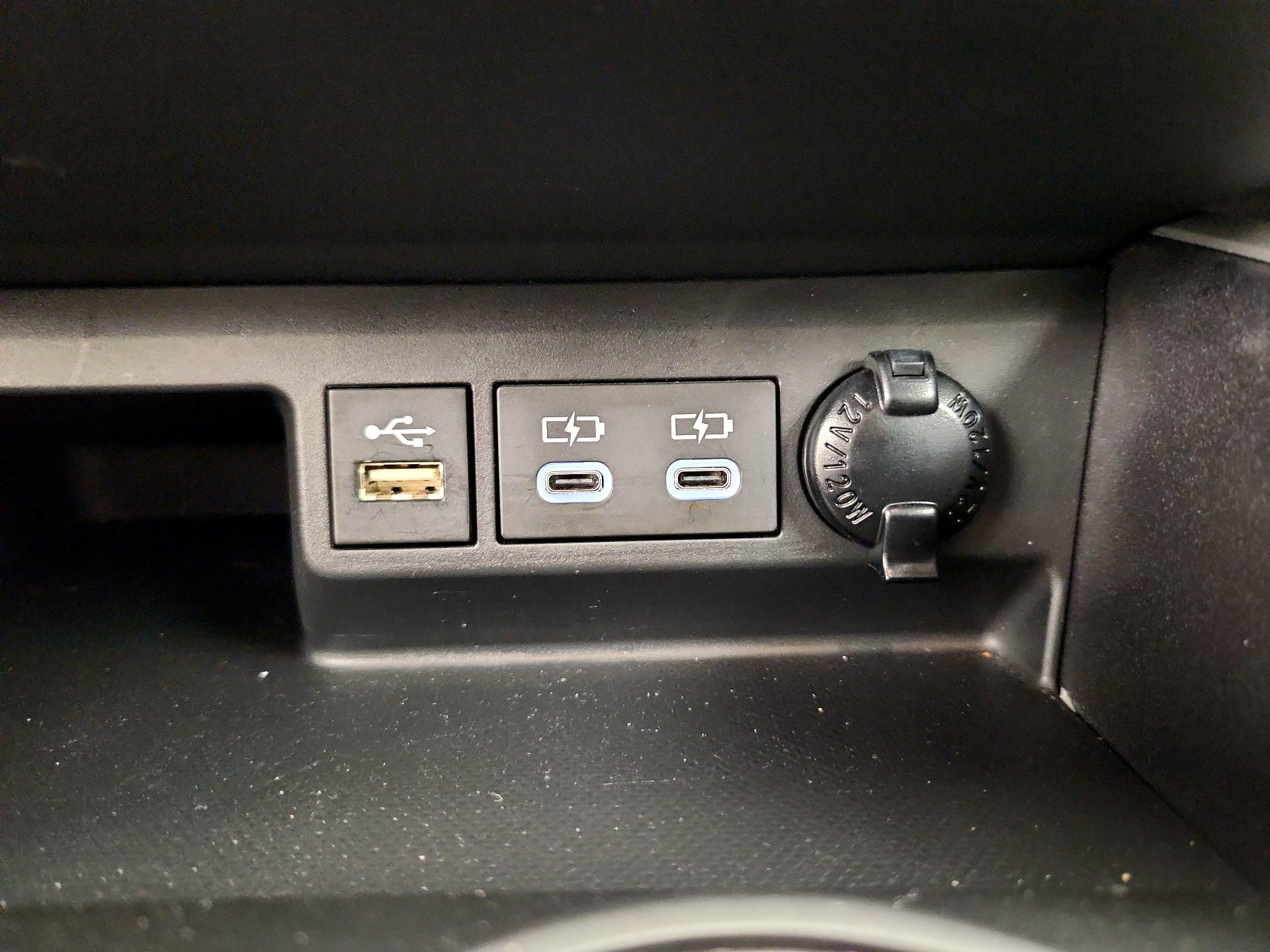 Thumbnail: 2023 Toyota Highlander - 18