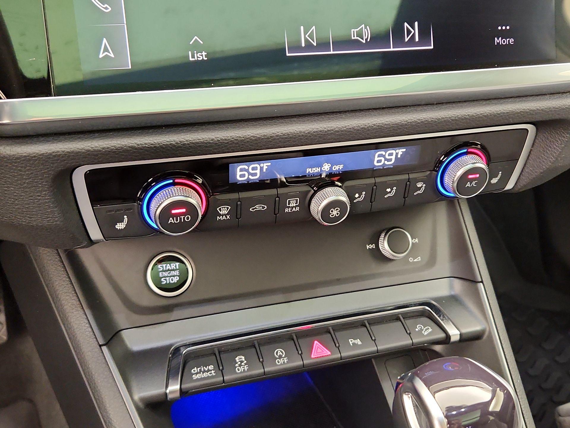 Thumbnail: 2022 Audi Q3 - 17