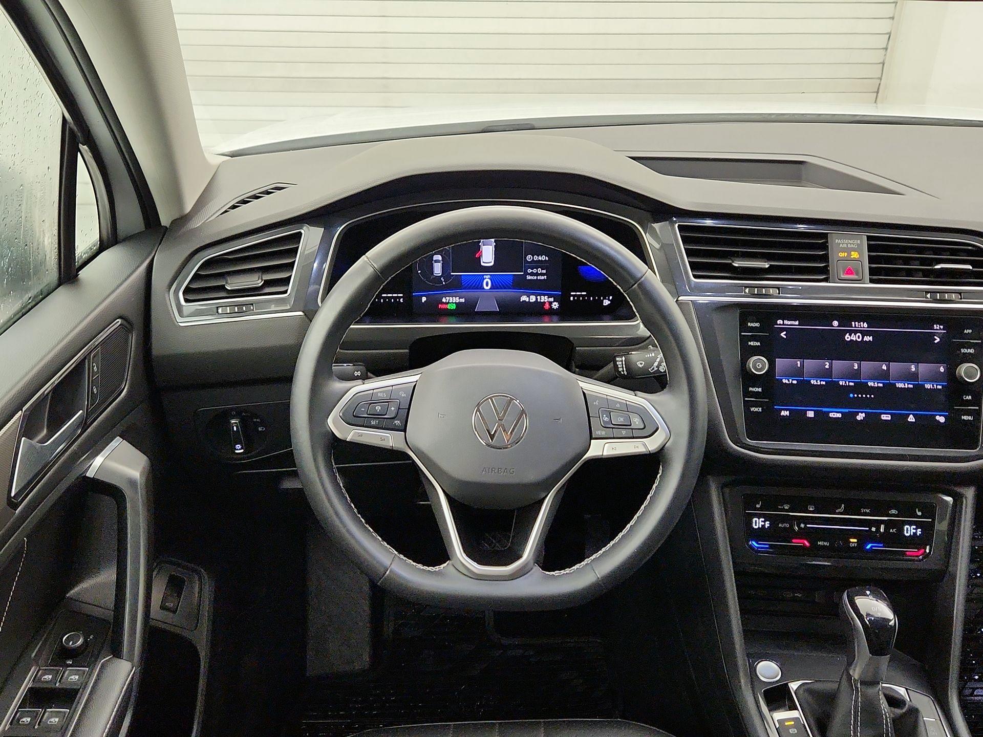 Thumbnail: 2022 Volkswagen Tiguan - 10