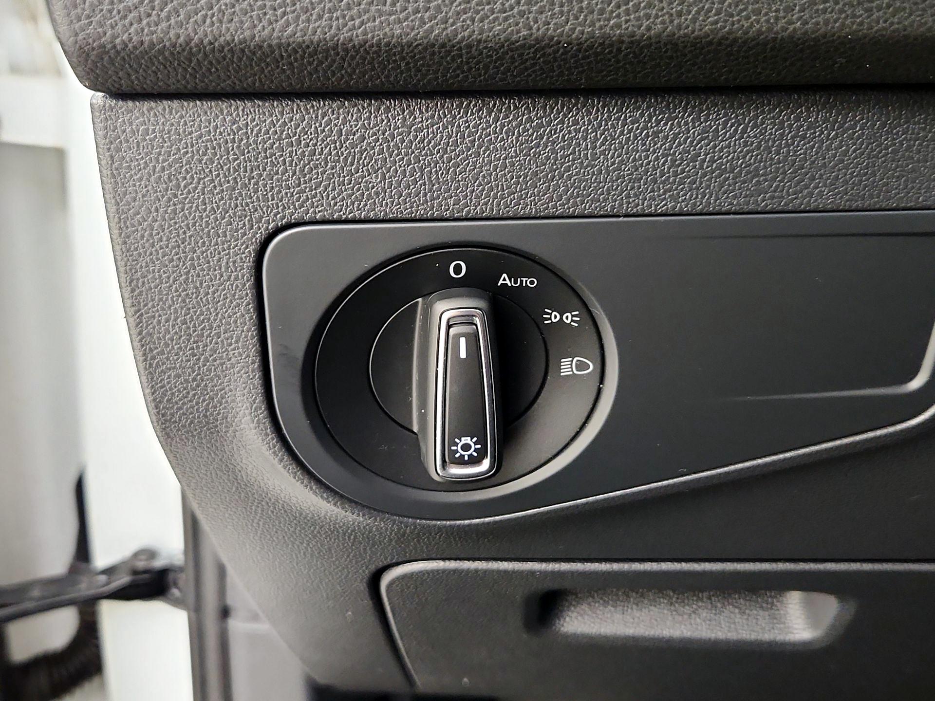 Thumbnail: 2022 Volkswagen Tiguan - 13