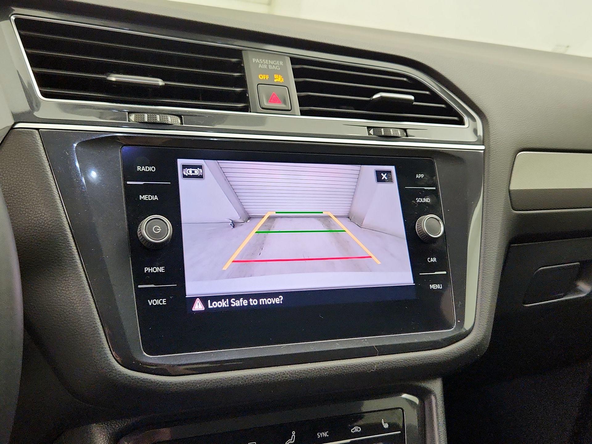 Thumbnail: 2022 Volkswagen Tiguan - 14