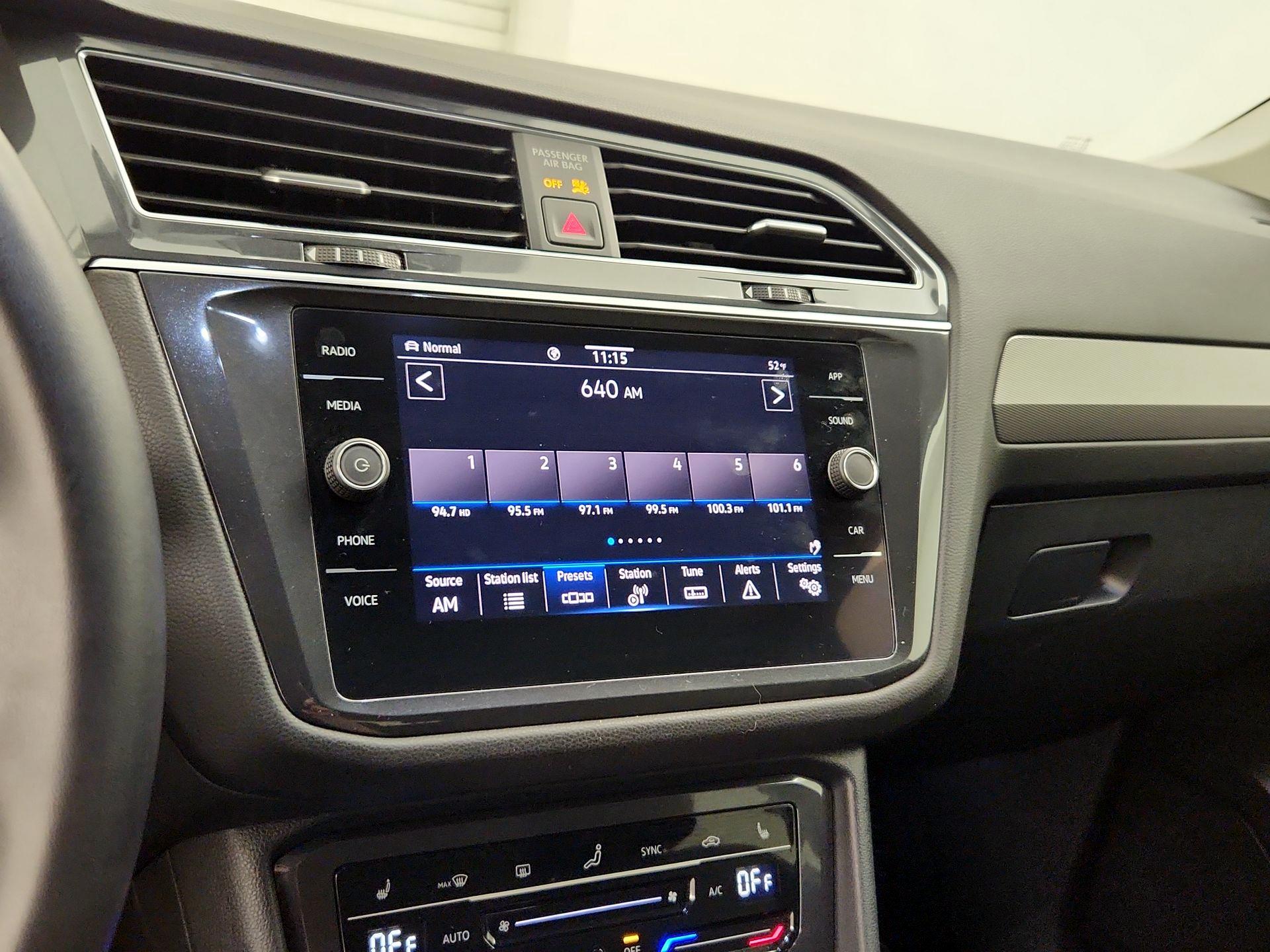 Thumbnail: 2022 Volkswagen Tiguan - 15