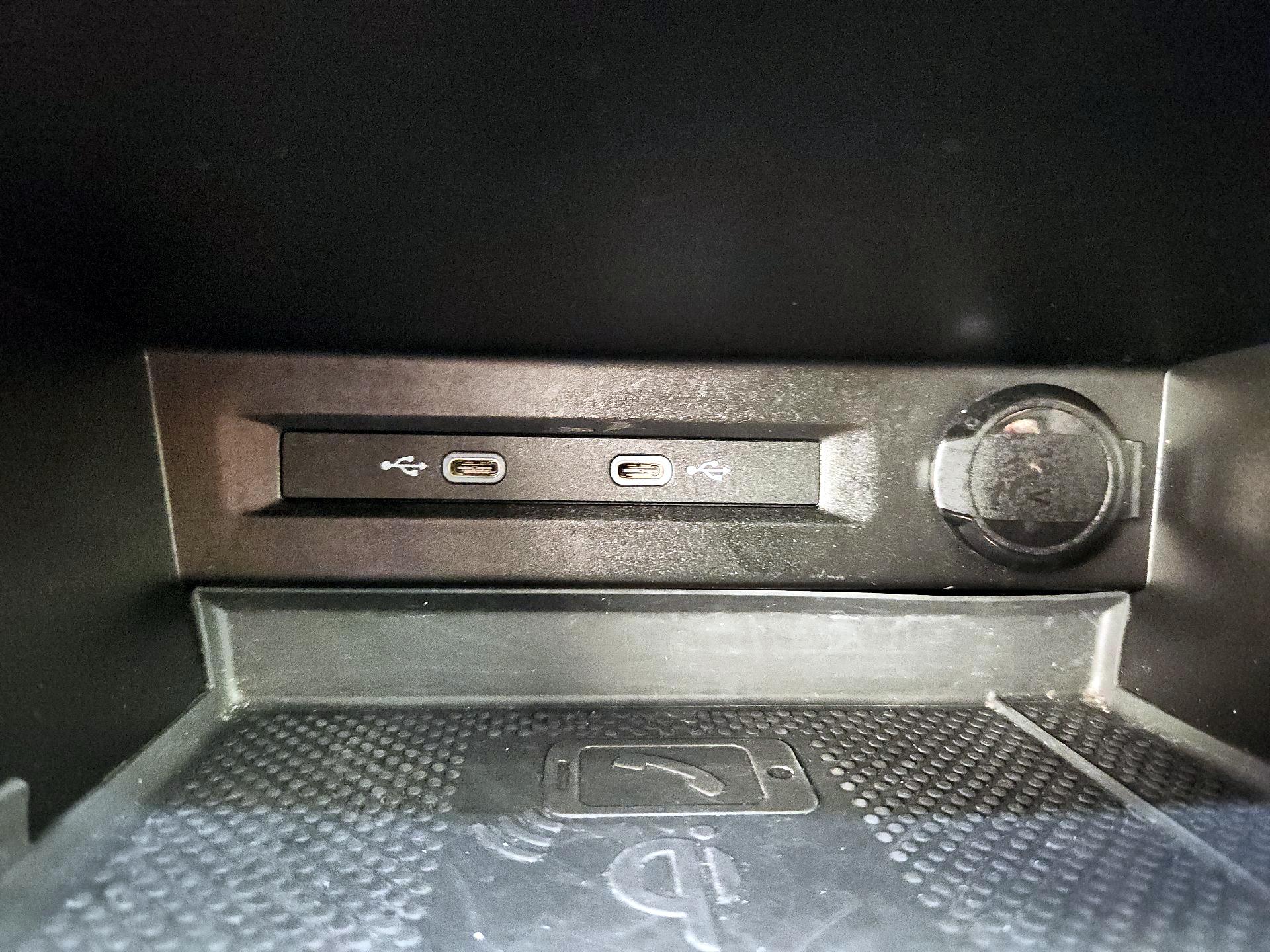 Thumbnail: 2022 Volkswagen Tiguan - 18