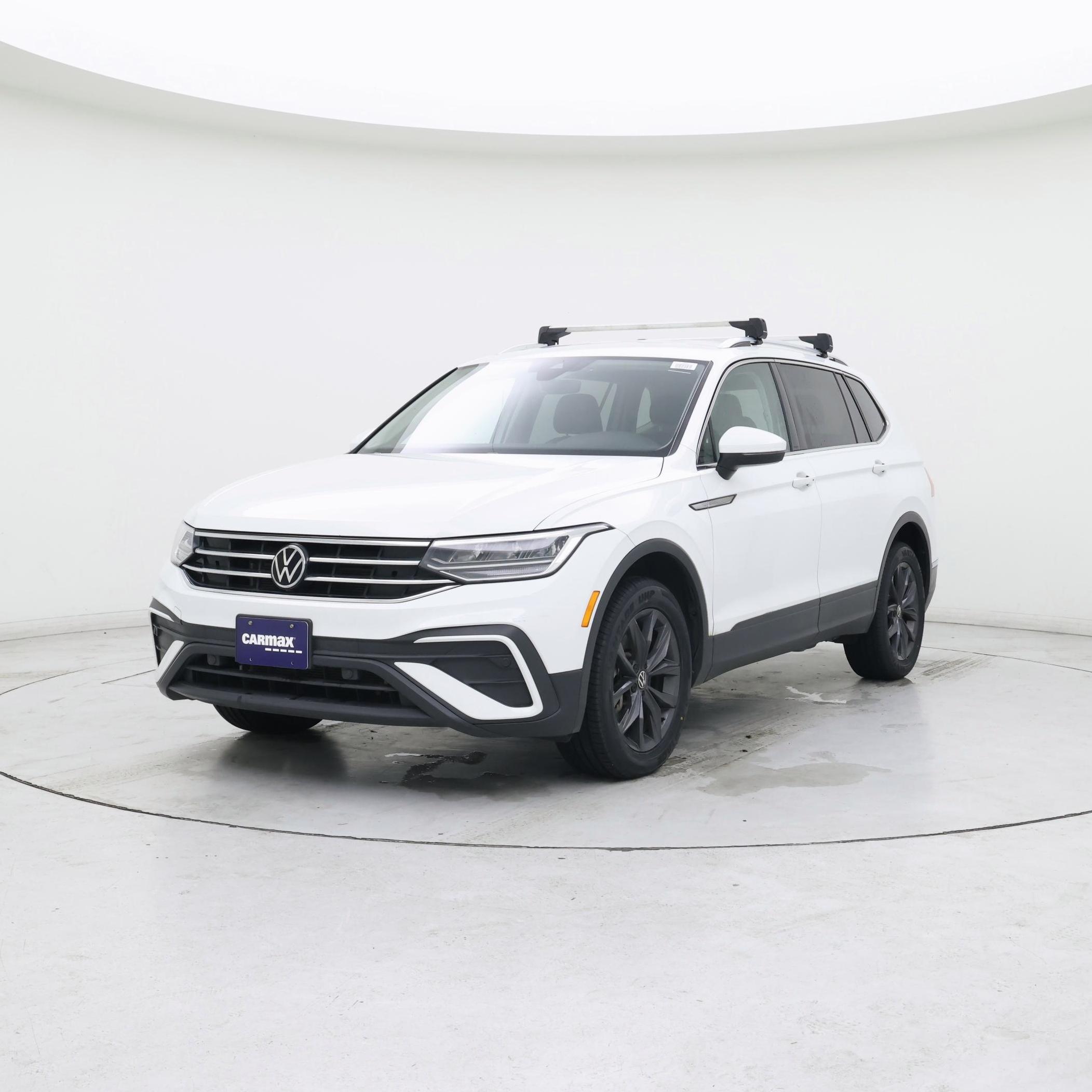 Thumbnail: 2022 Volkswagen Tiguan - 4