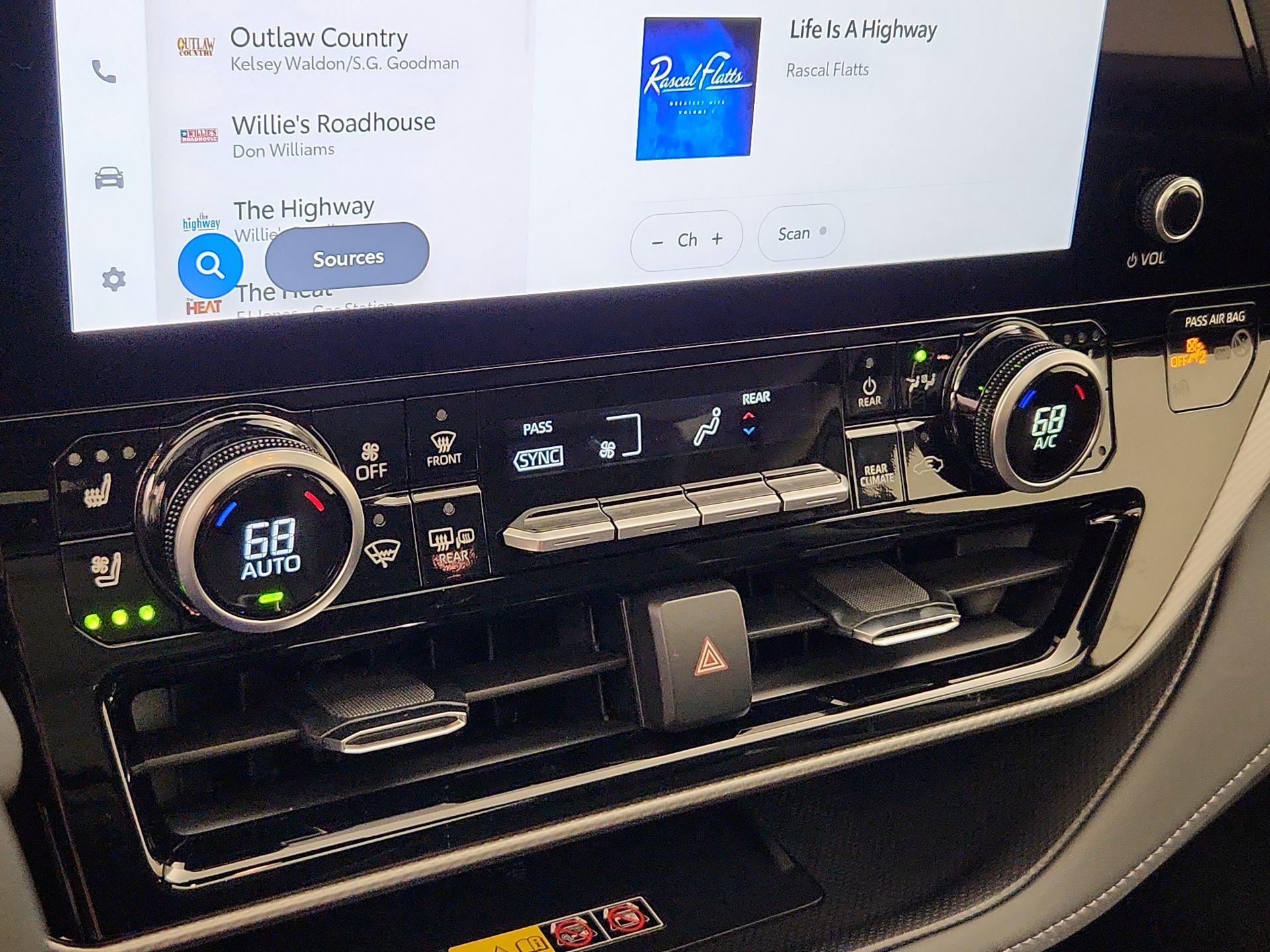 Thumbnail: 2025 Toyota Highlander - 16