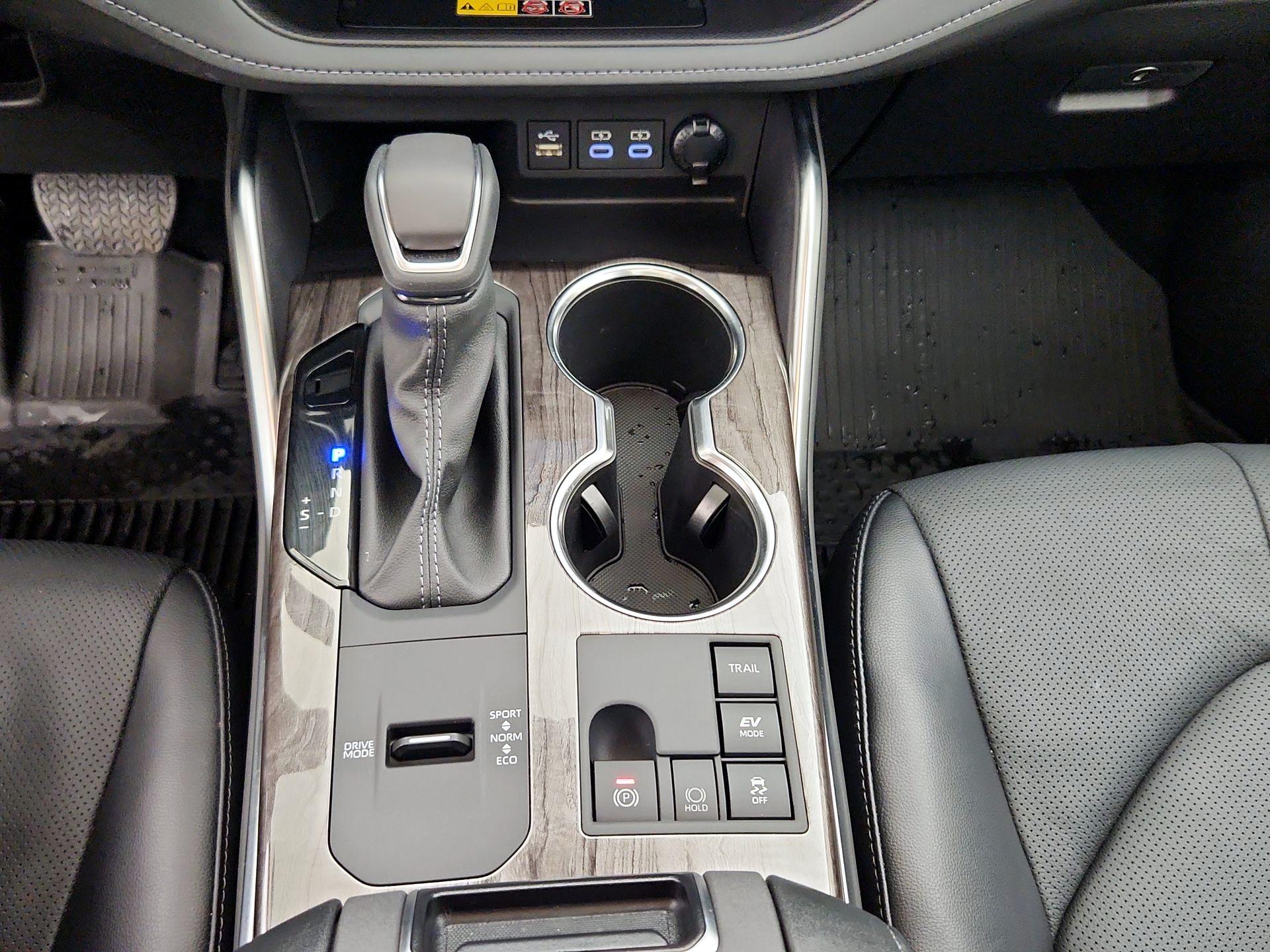 Thumbnail: 2025 Toyota Highlander - 17