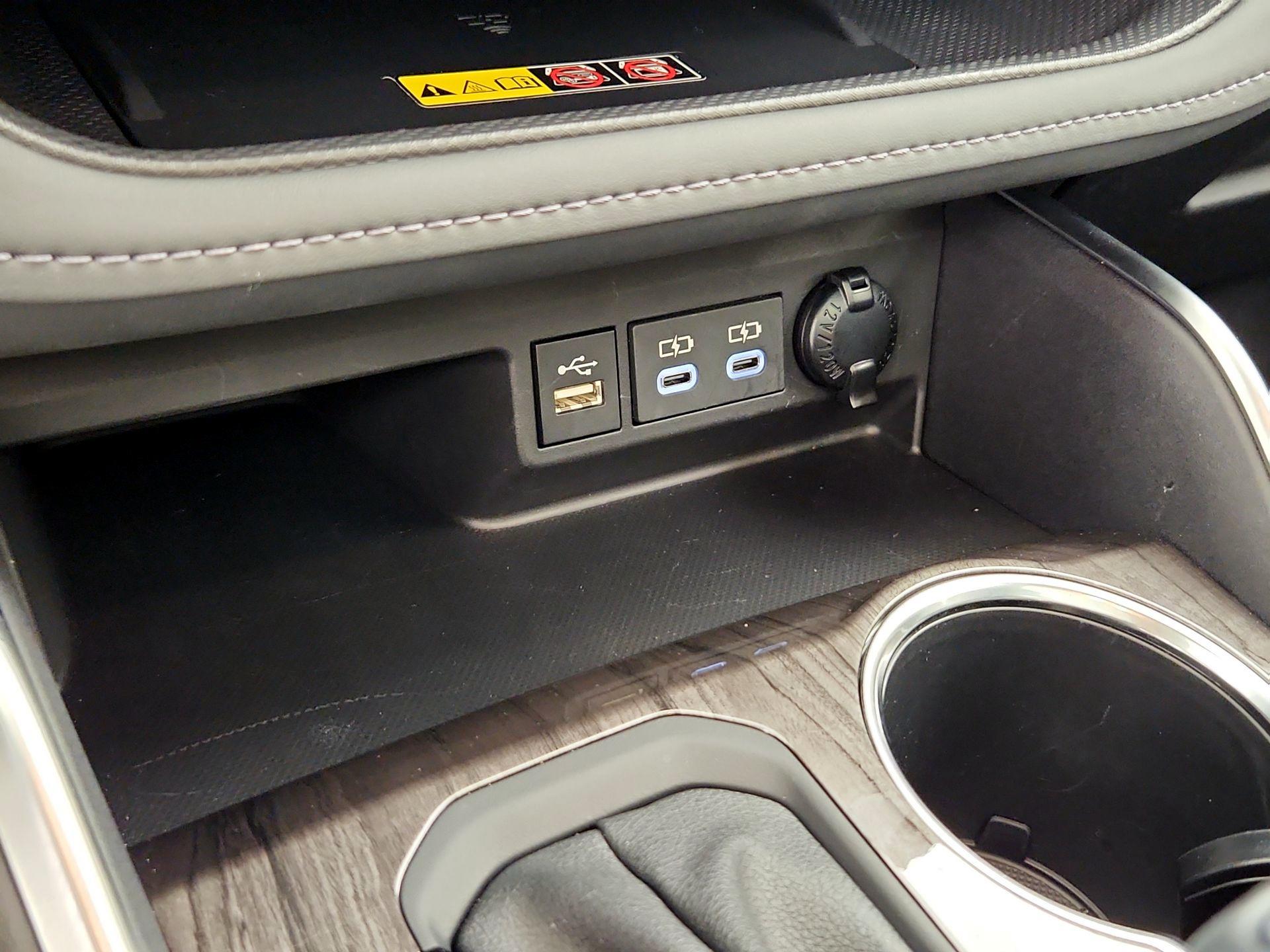 Thumbnail: 2025 Toyota Highlander - 18