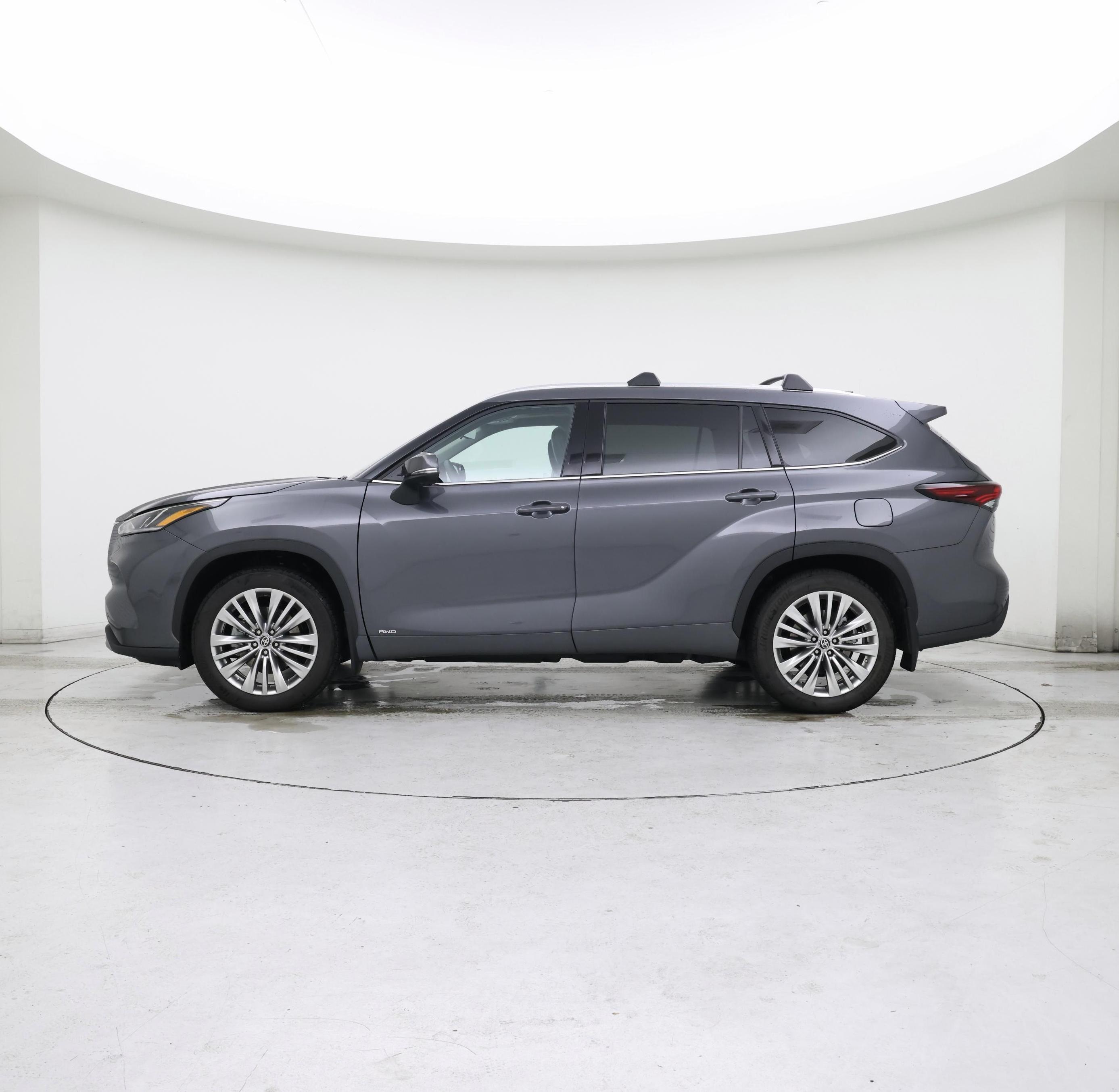 Thumbnail: 2025 Toyota Highlander - 3