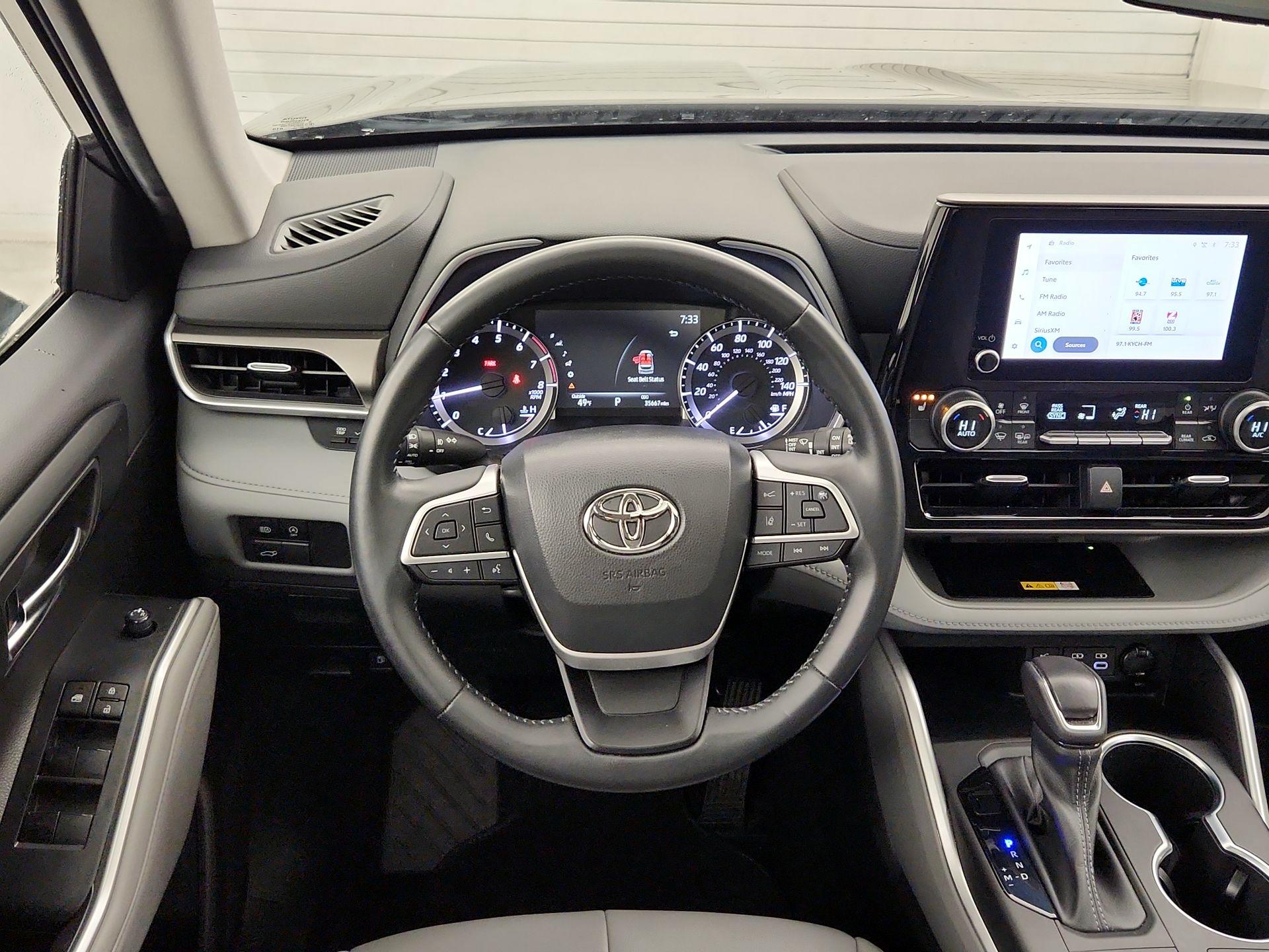 Thumbnail: 2023 Toyota Highlander - 10