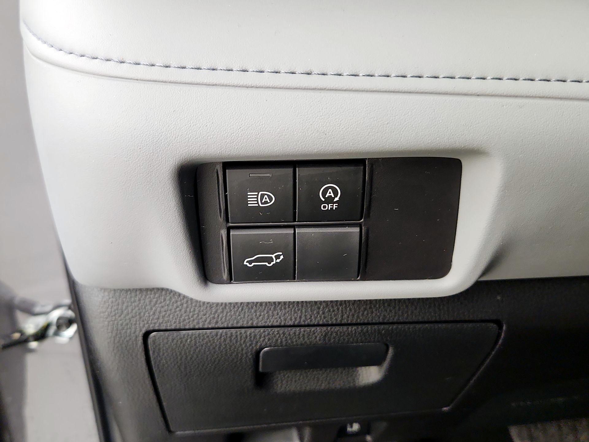 Thumbnail: 2023 Toyota Highlander - 13