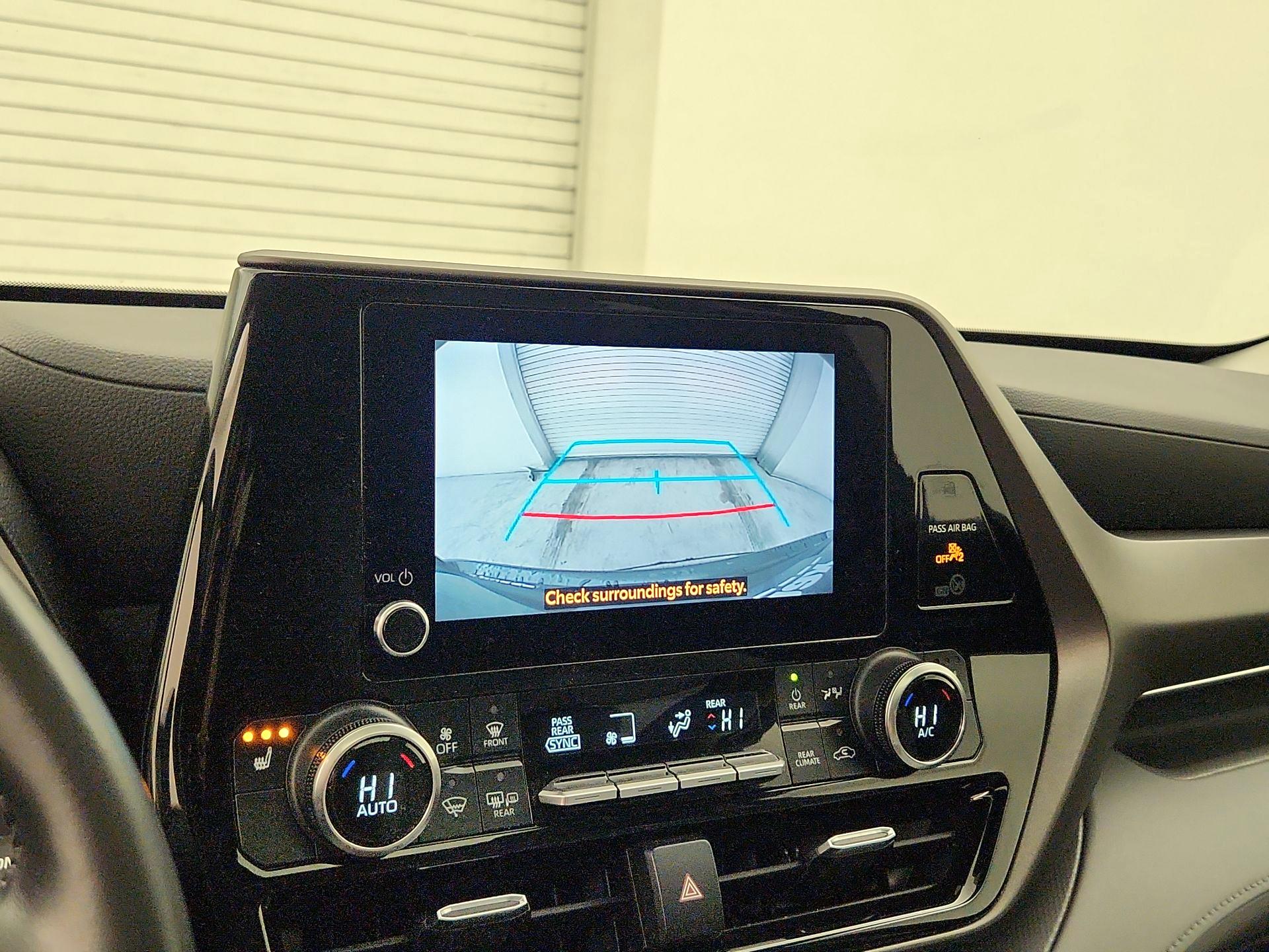 Thumbnail: 2023 Toyota Highlander - 14